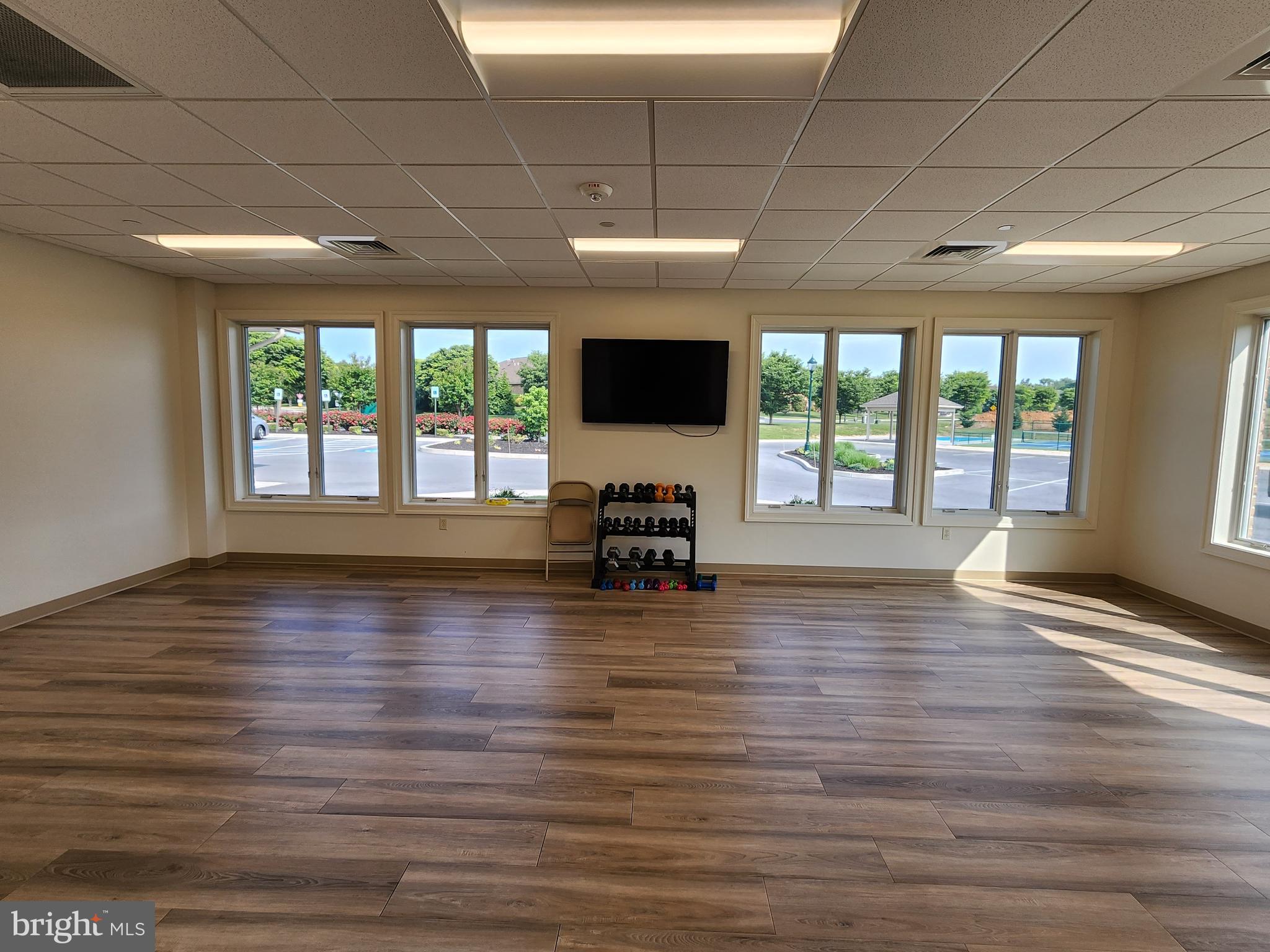 EMERALD POINTE - Residential Lease