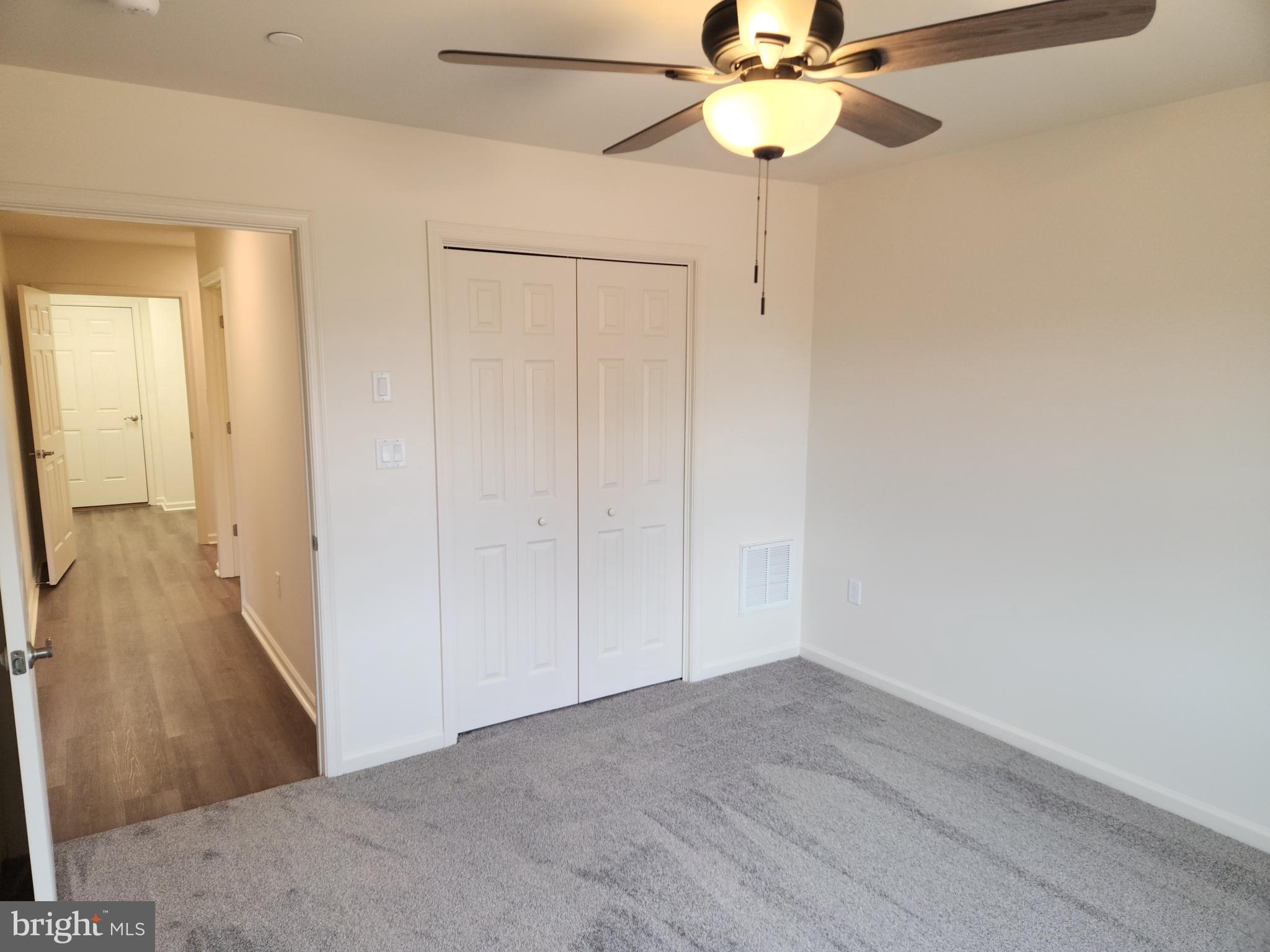 EMERALD POINTE - Residential Lease