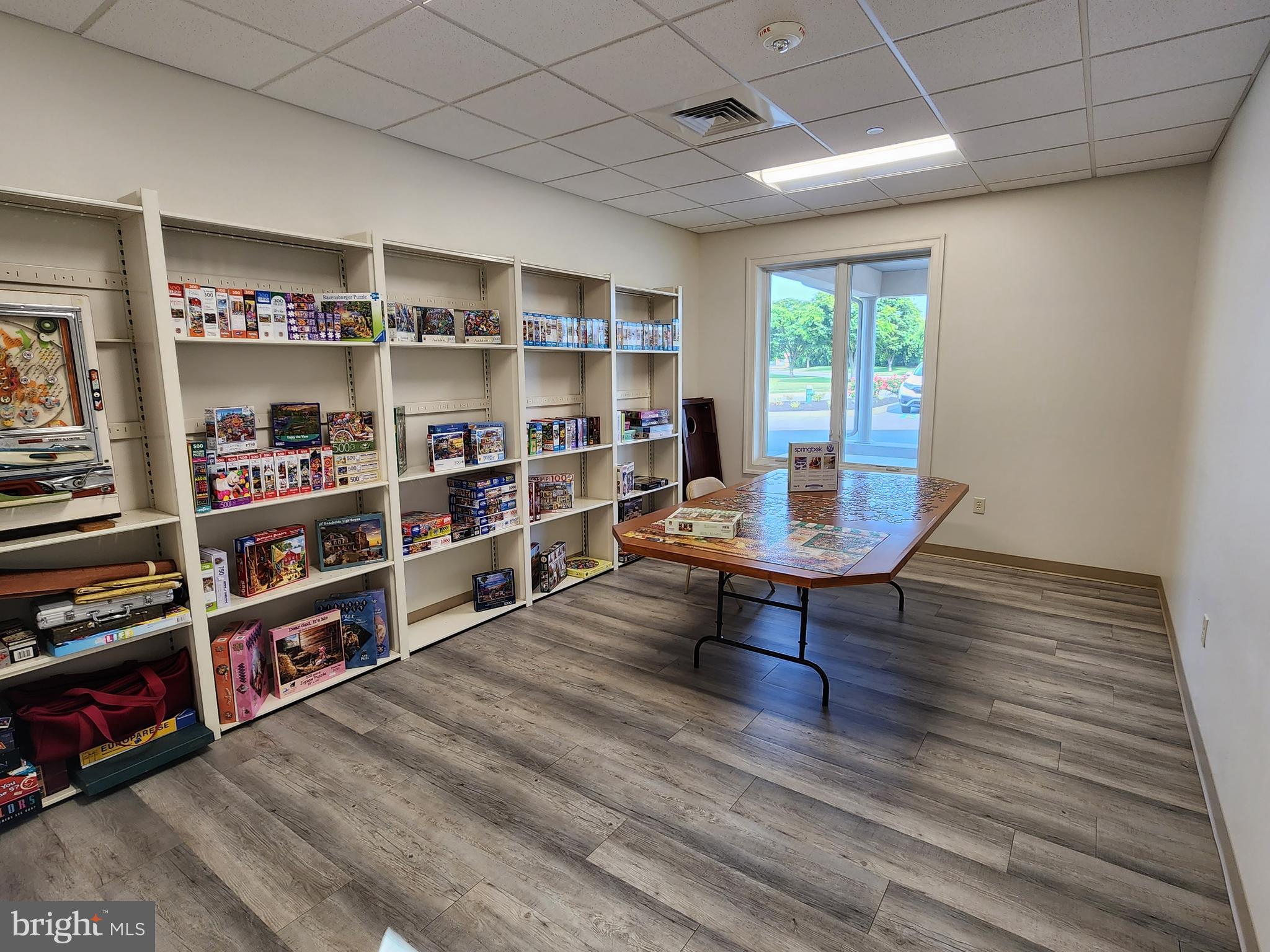 EMERALD POINTE - Residential Lease