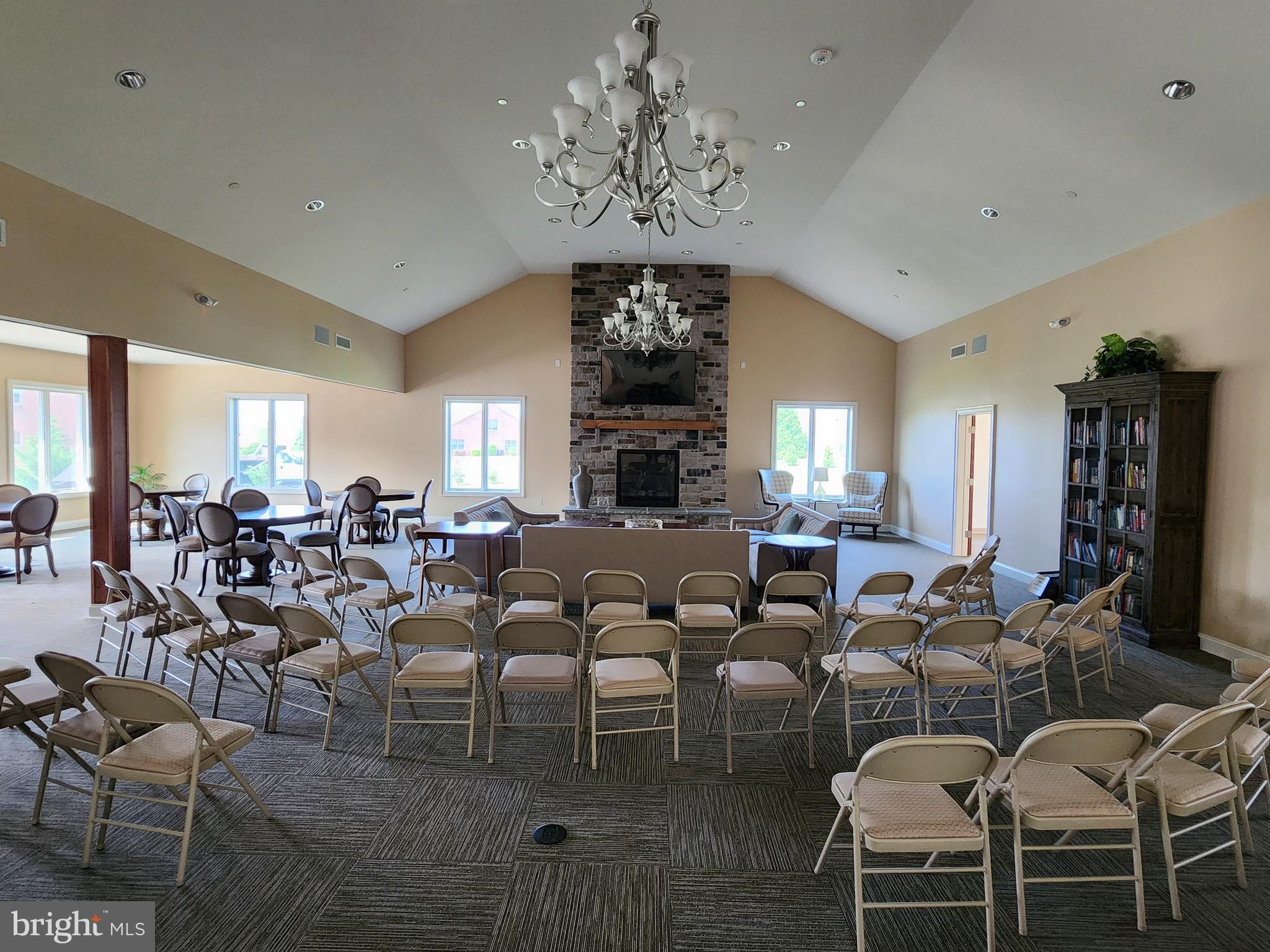 EMERALD POINTE - Residential Lease