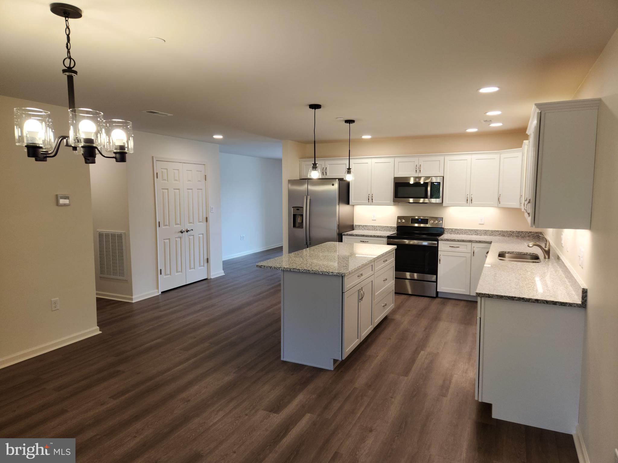 EMERALD POINTE - Residential Lease