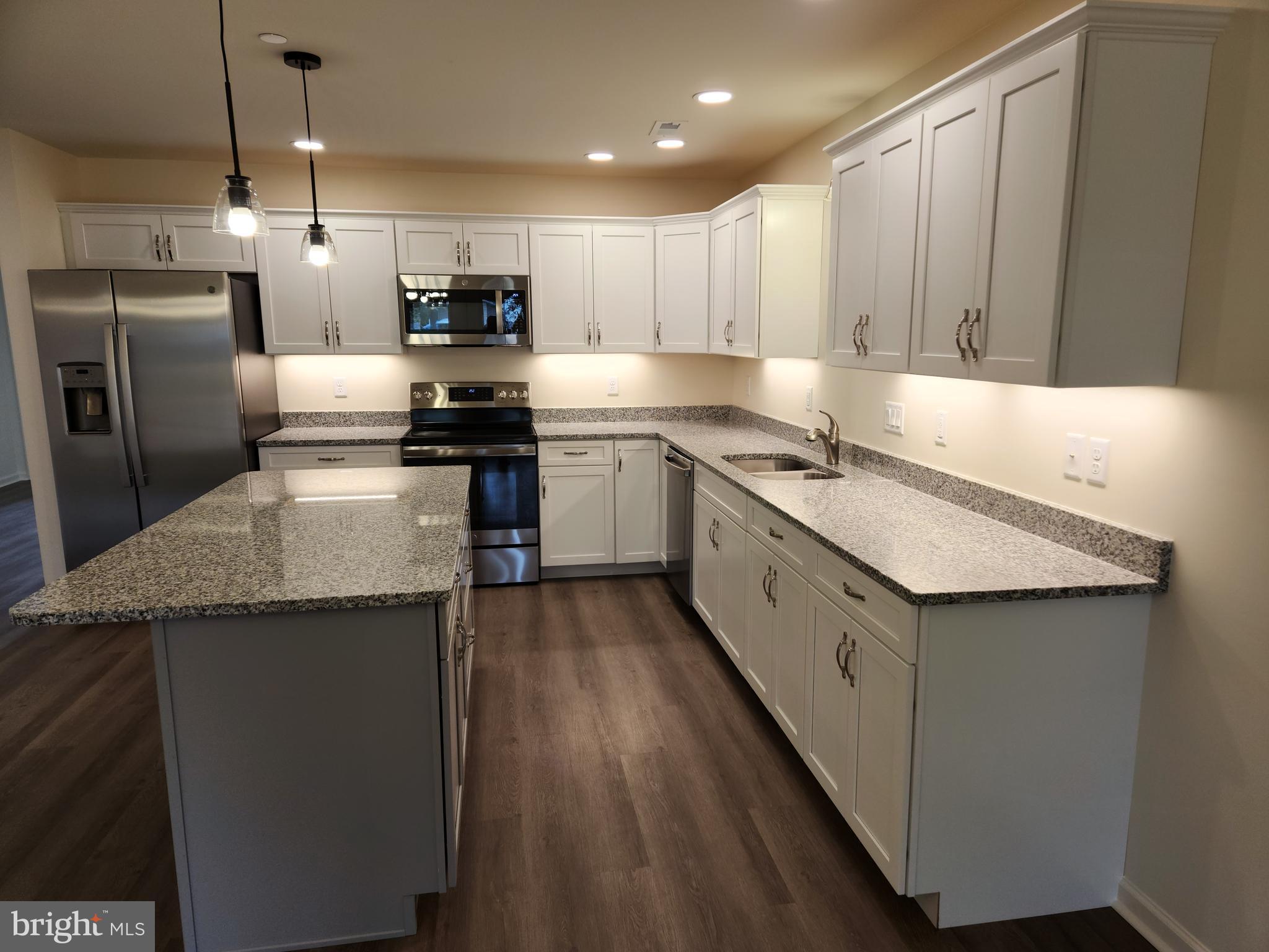 EMERALD POINTE - Residential Lease