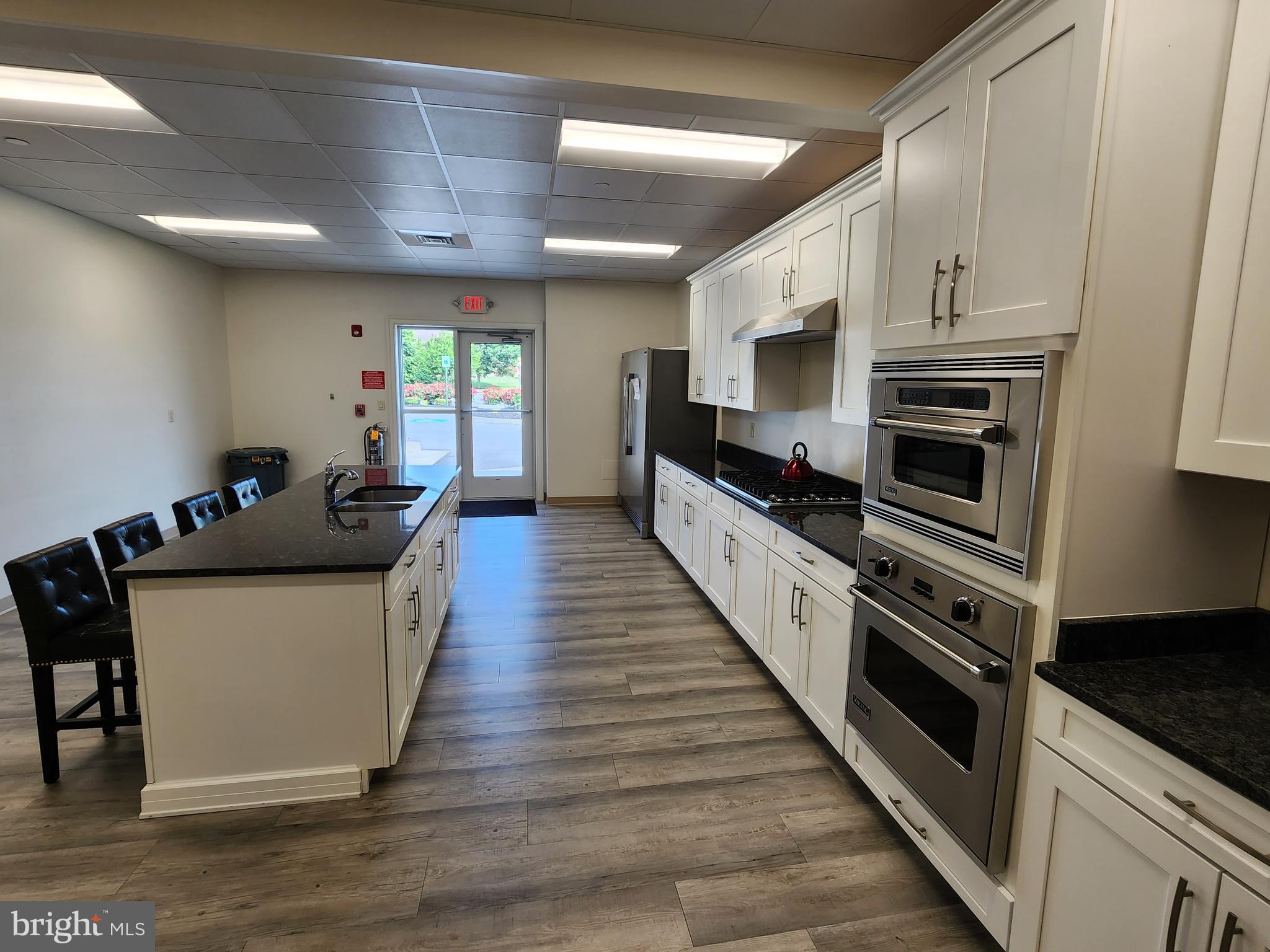 EMERALD POINTE - Residential Lease