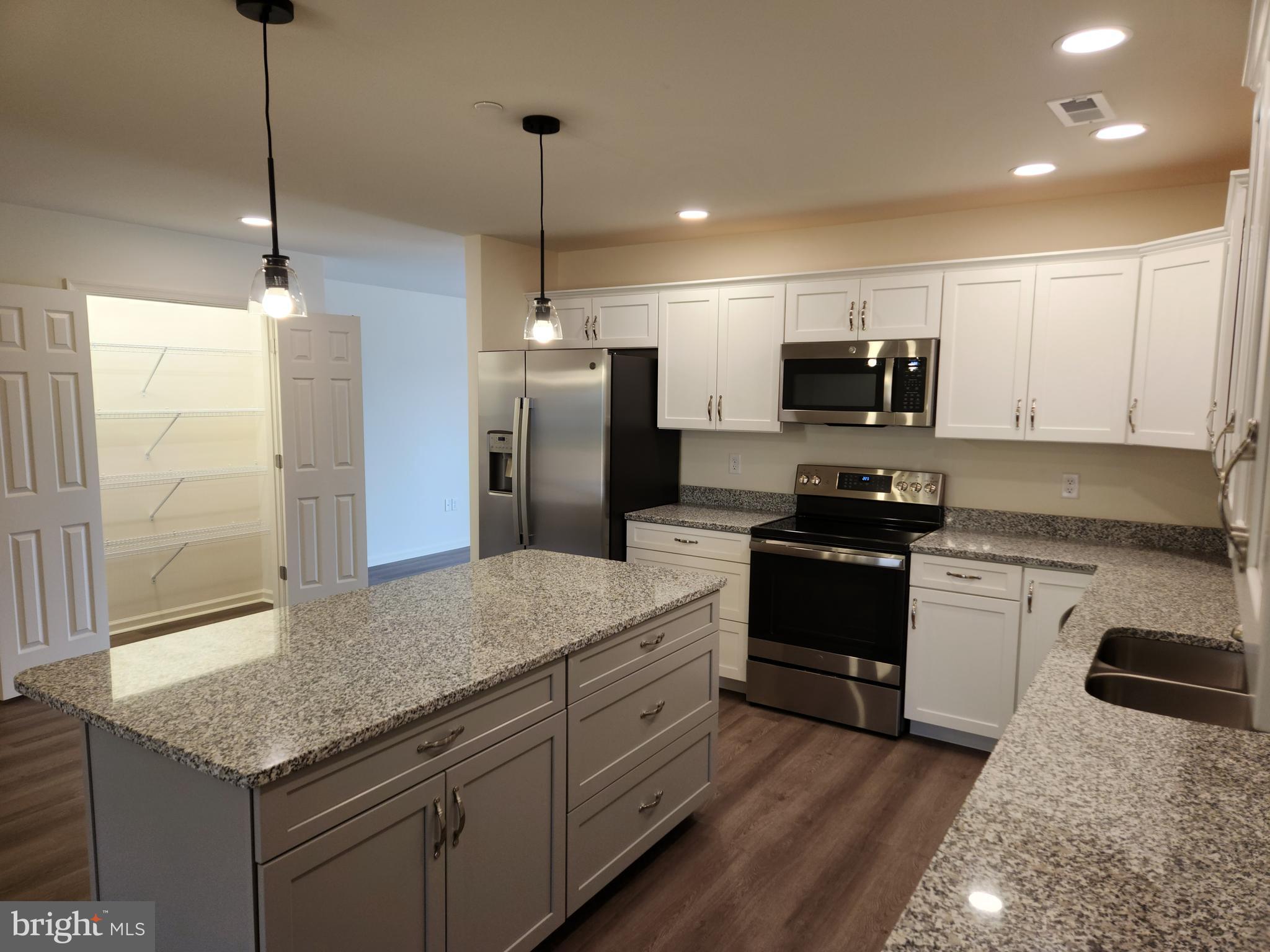 EMERALD POINTE - Residential Lease