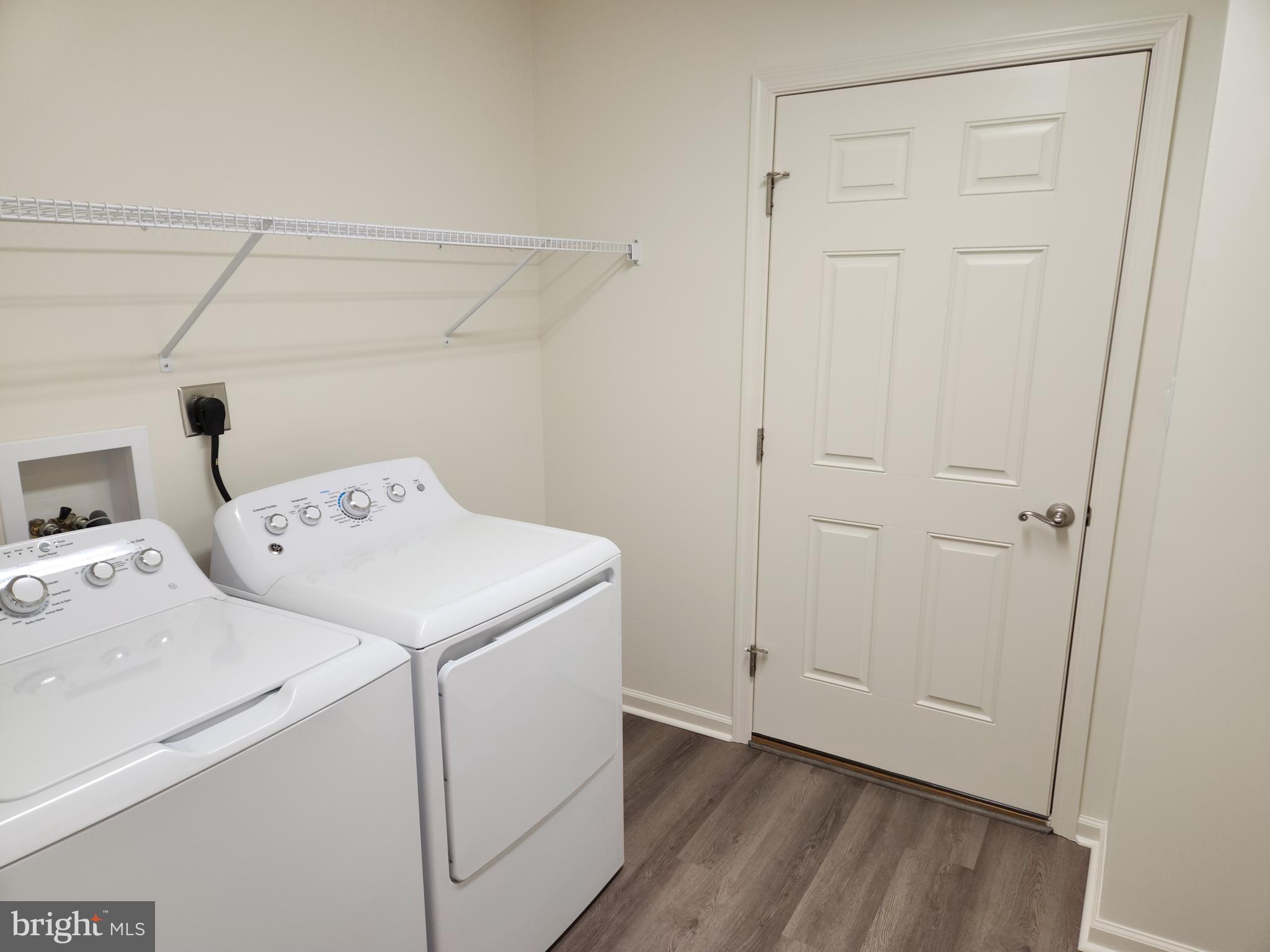 EMERALD POINTE - Residential Lease