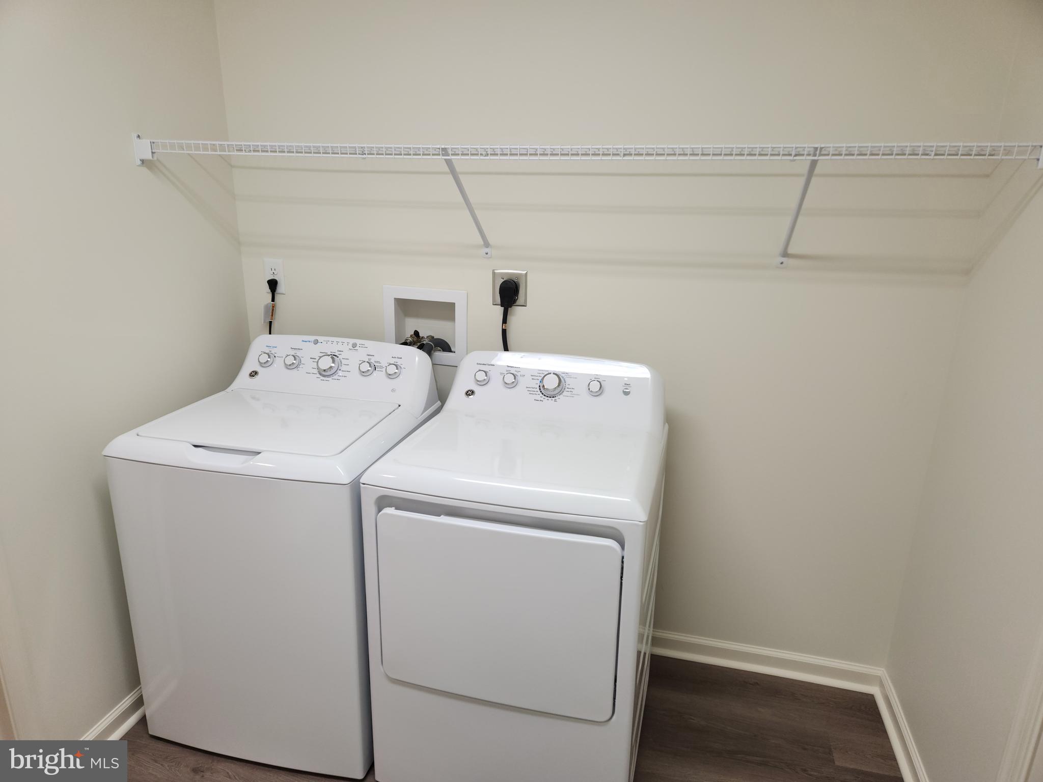 EMERALD POINTE - Residential Lease