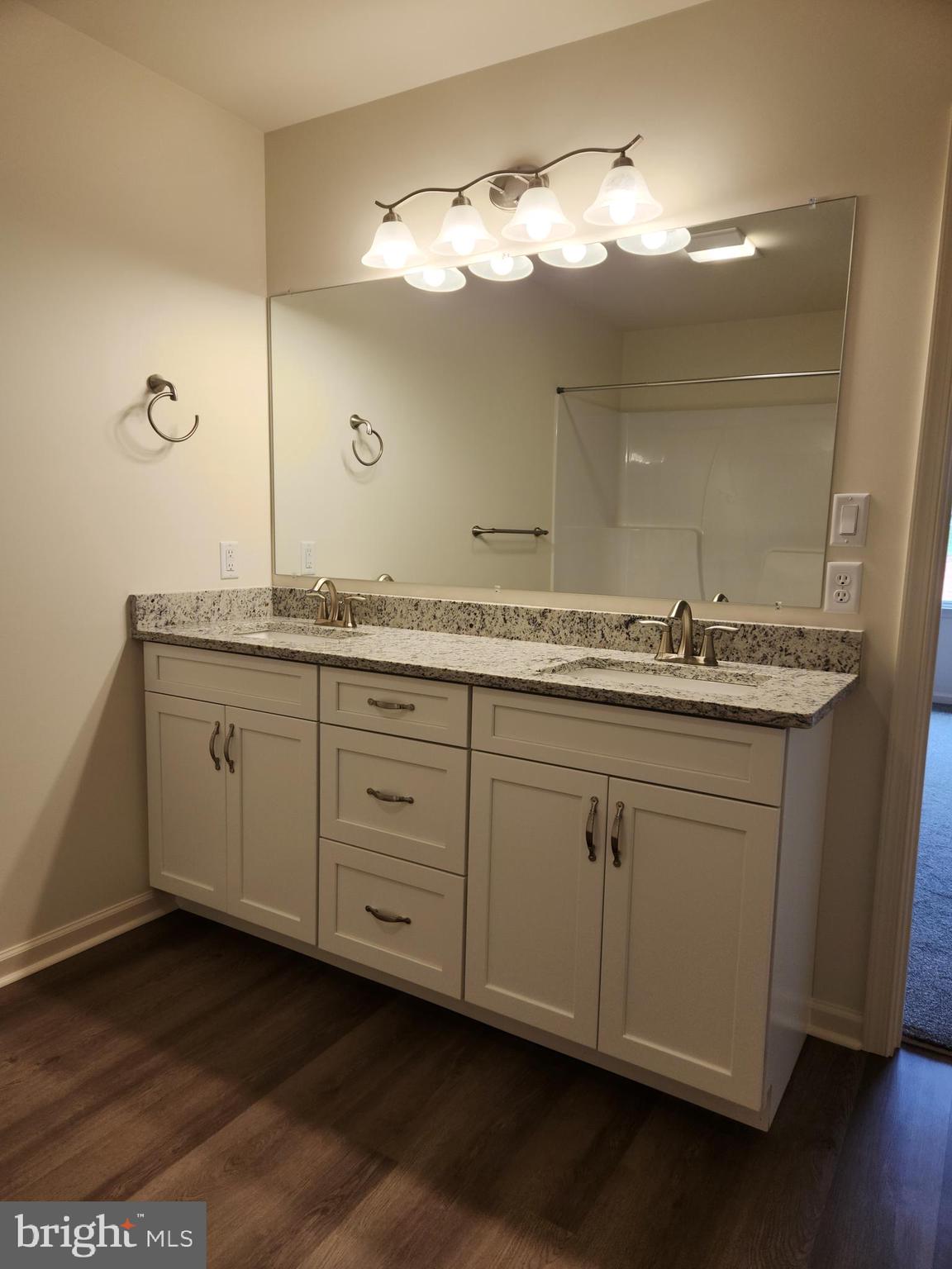 EMERALD POINTE - Residential Lease