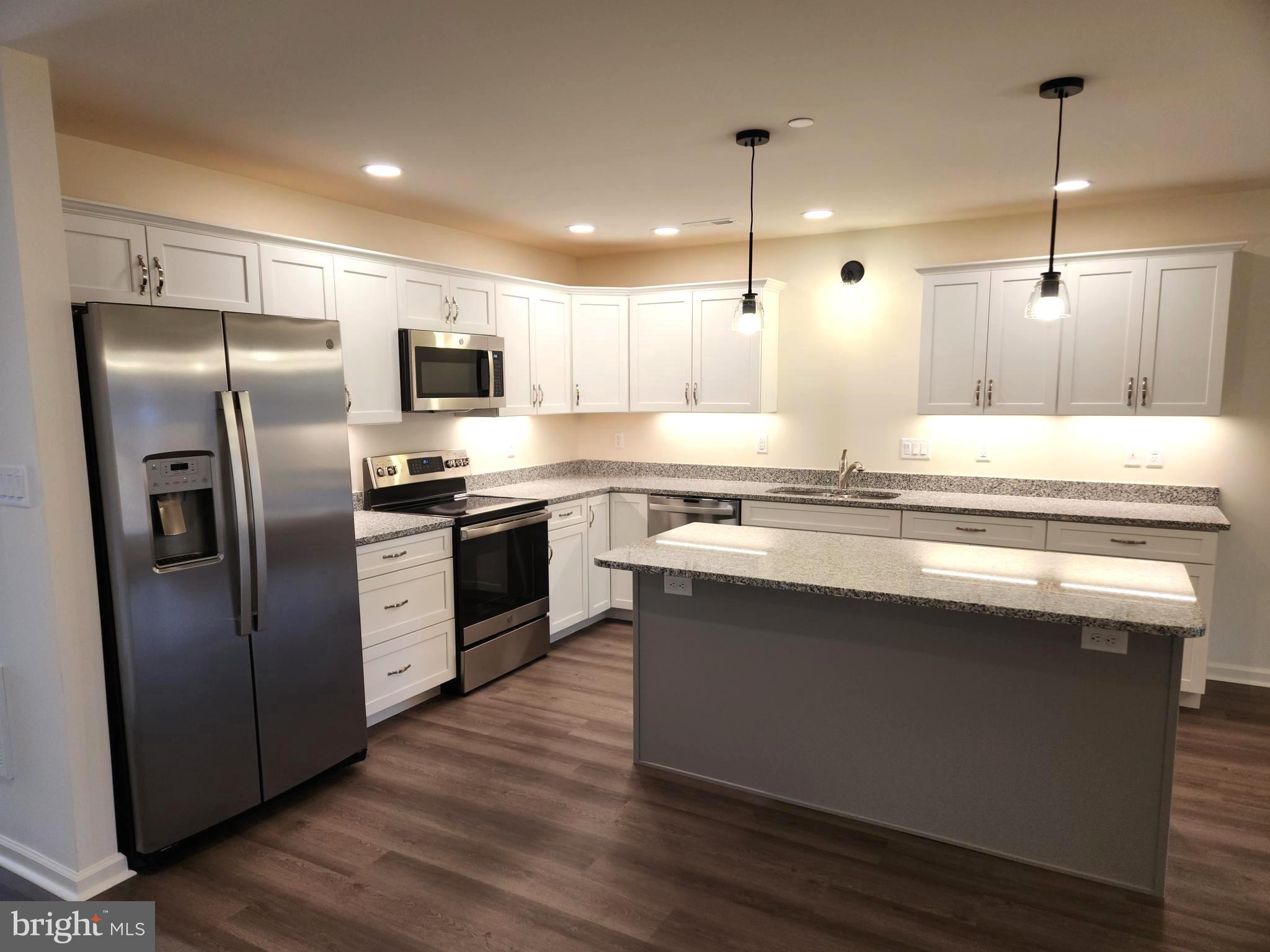 EMERALD POINTE - Residential Lease