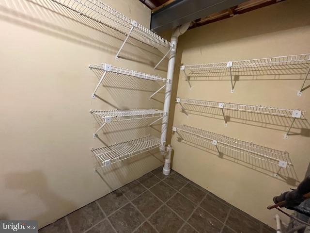 LAUREL VALLEY - Residential Lease