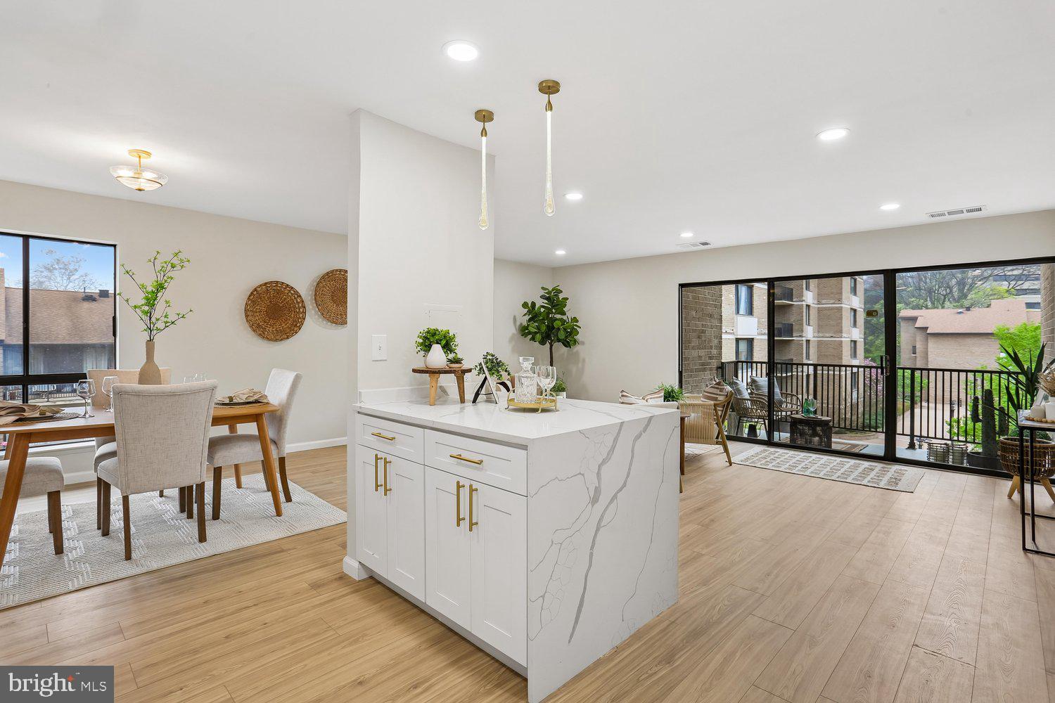 AMERICANA CENTRE - Residential