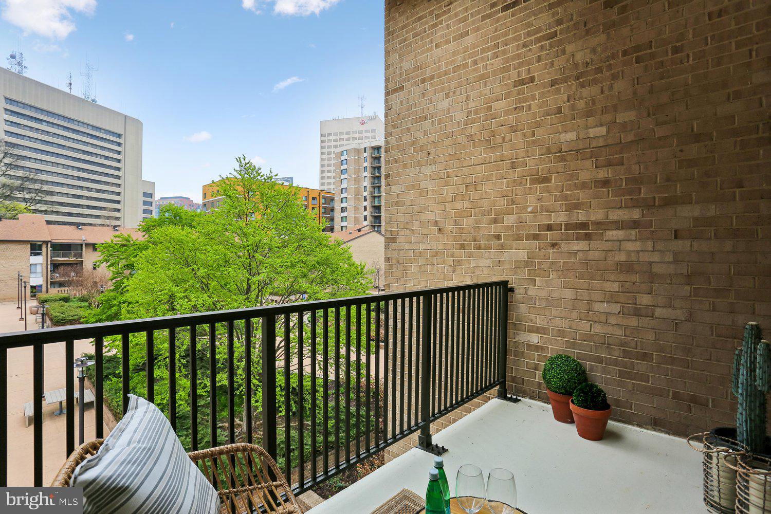 AMERICANA CENTRE - Residential