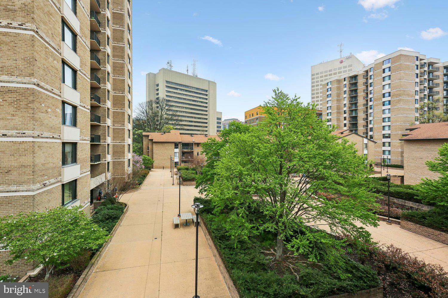 AMERICANA CENTRE - Residential