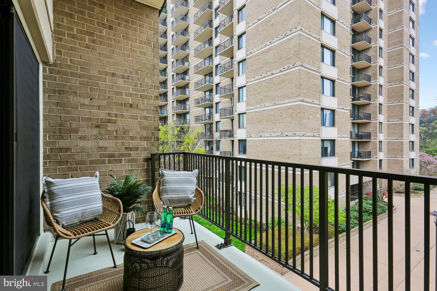 AMERICANA CENTRE - Residential