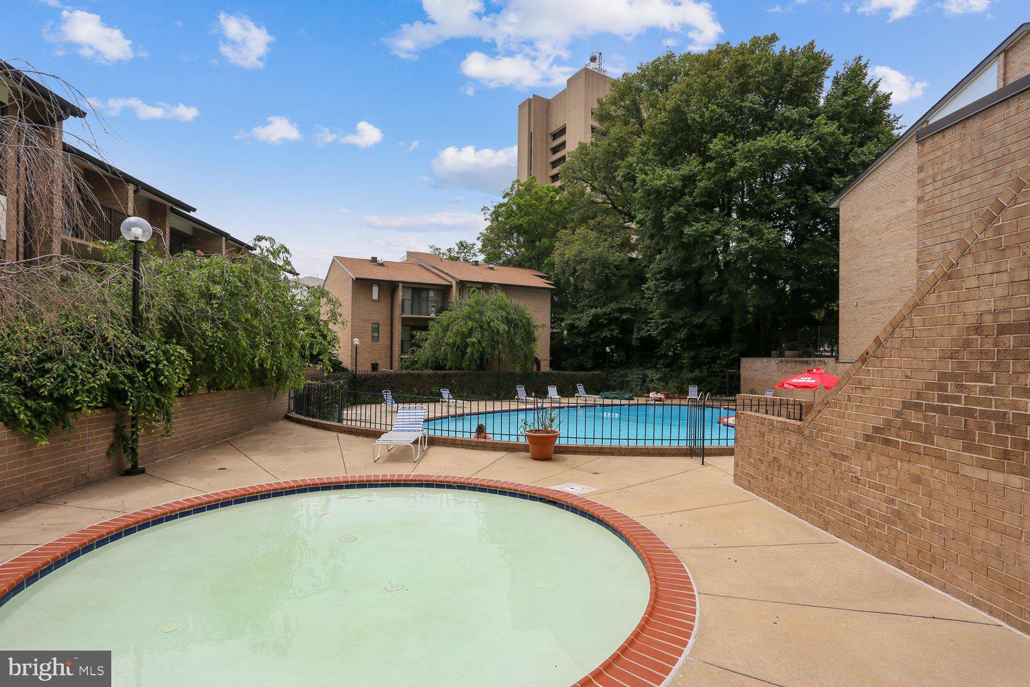 AMERICANA CENTRE - Residential