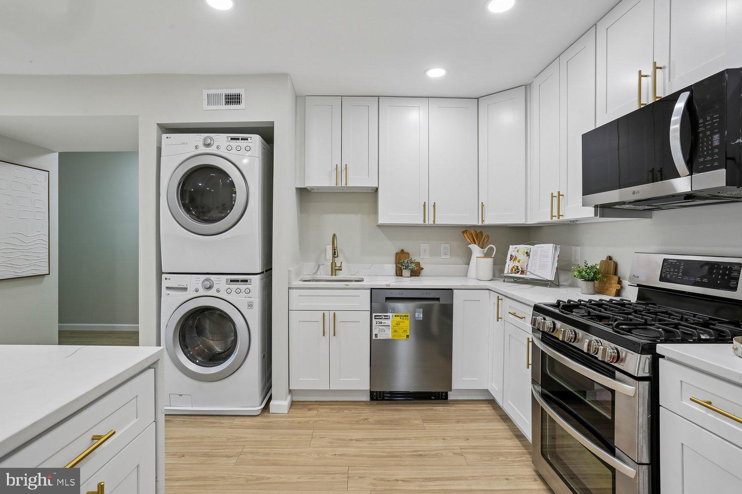 AMERICANA CENTRE - Residential