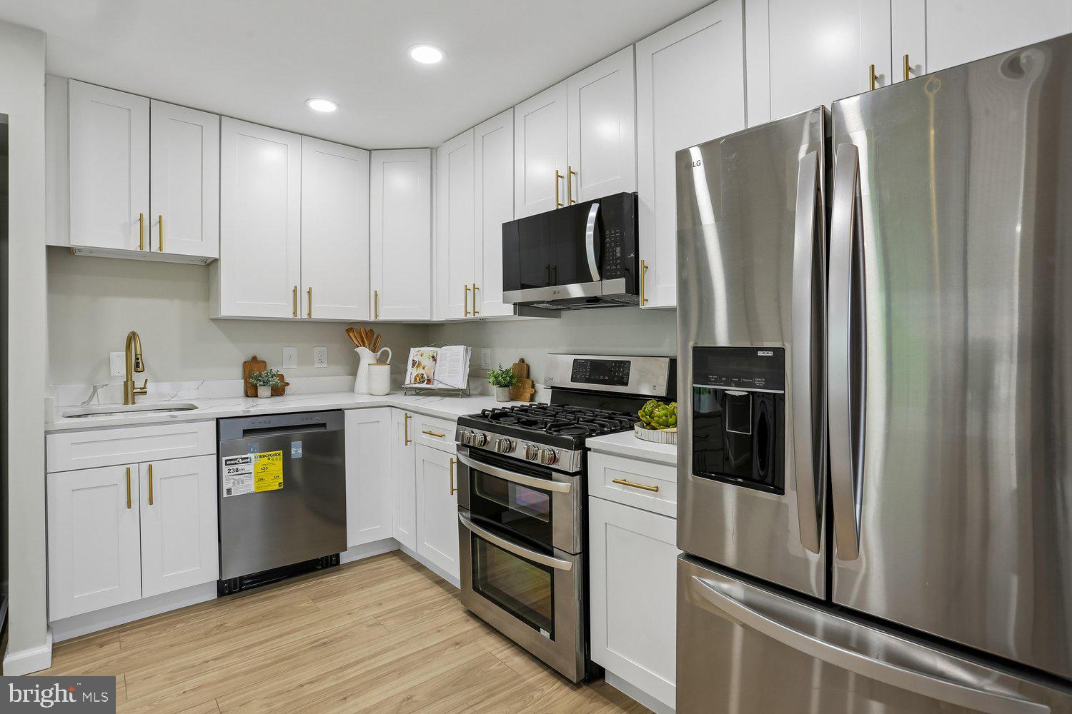 AMERICANA CENTRE - Residential