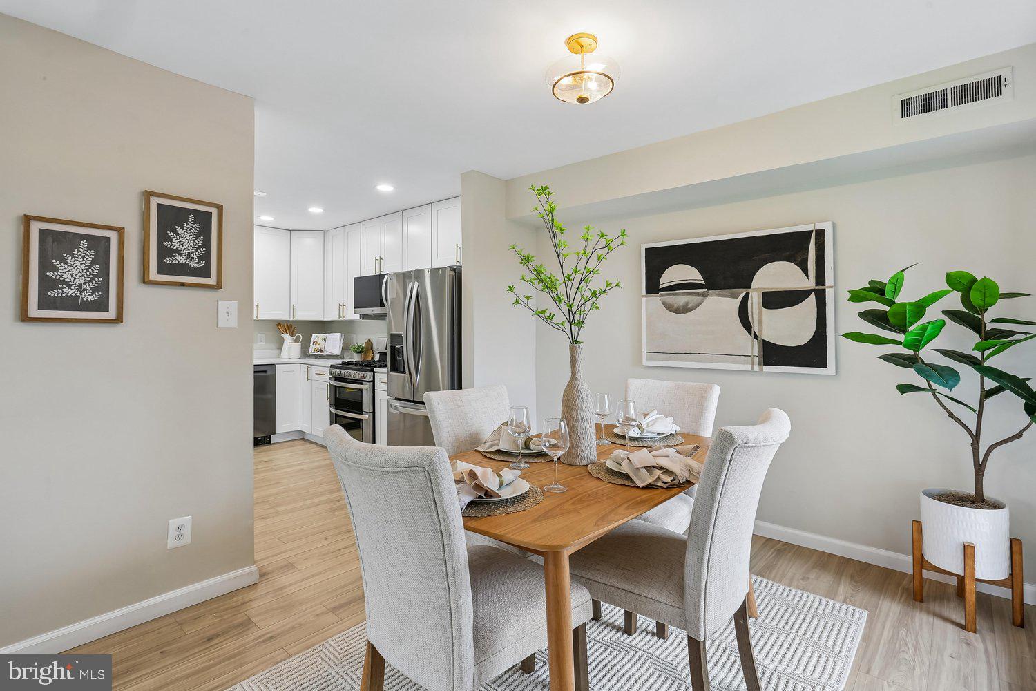 AMERICANA CENTRE - Residential