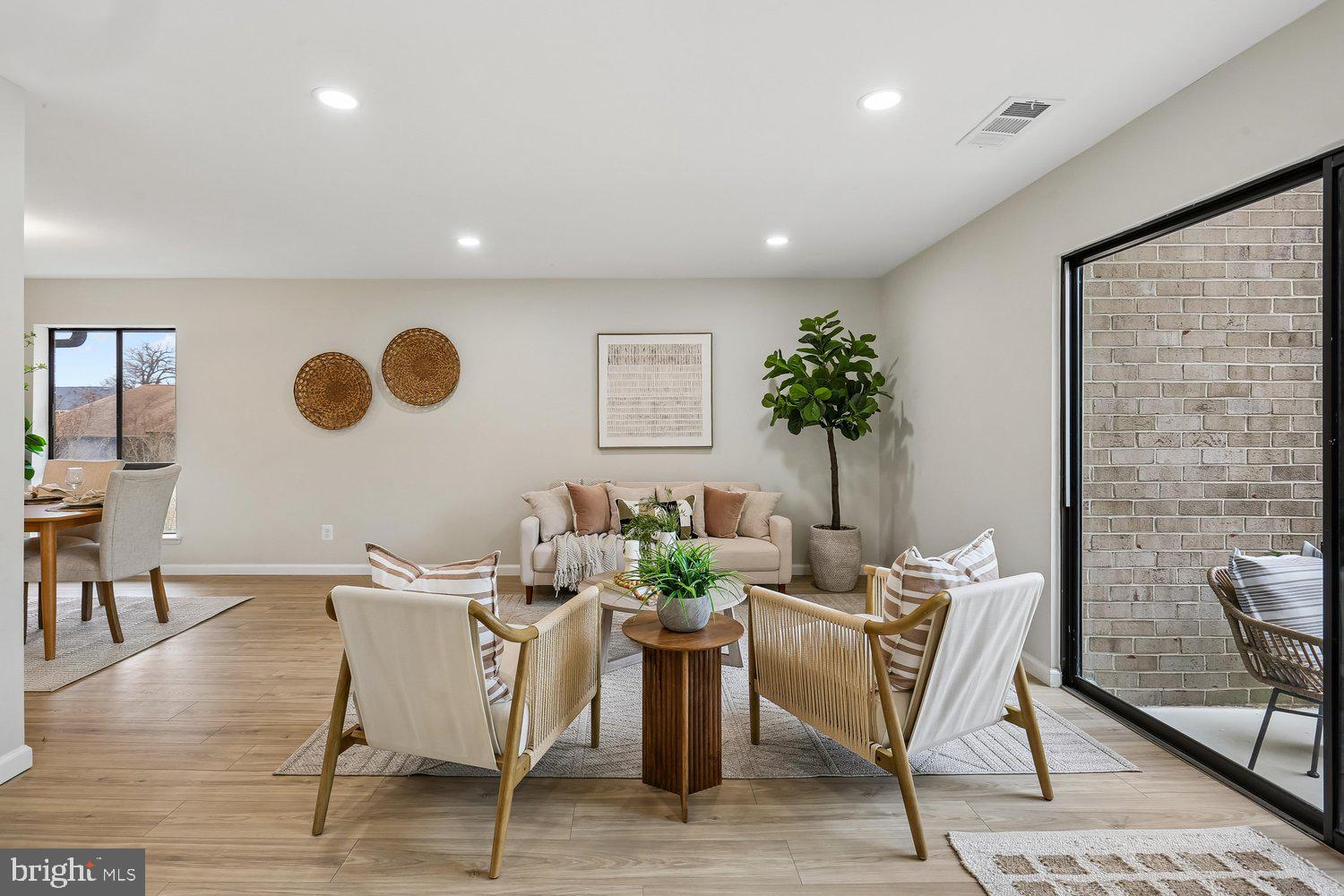 AMERICANA CENTRE - Residential