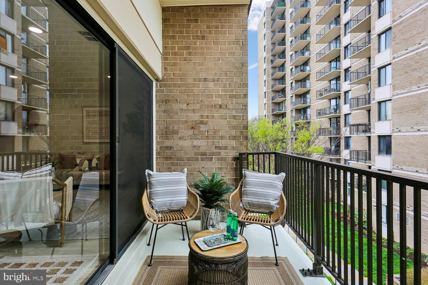 AMERICANA CENTRE - Residential