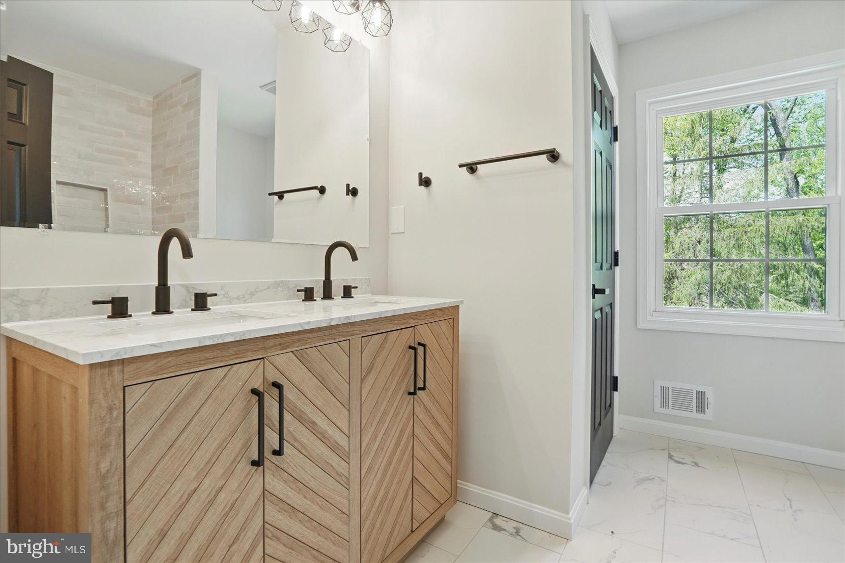 BRENTON - Residential