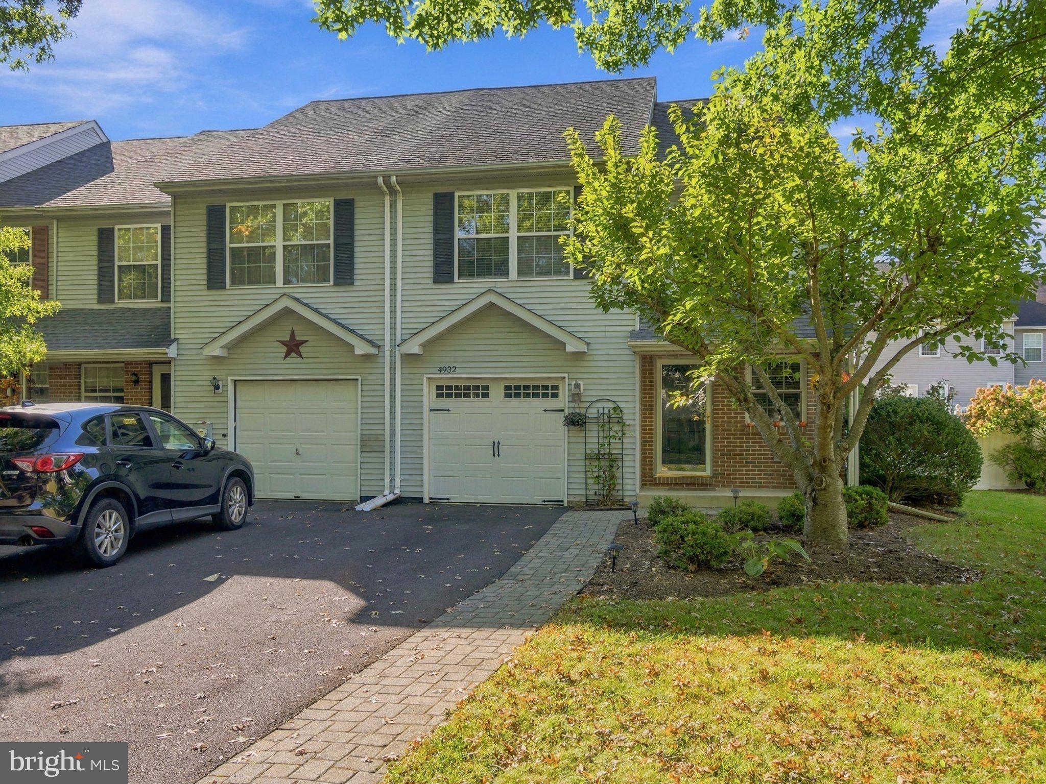 4932 TALL CEDAR COURT