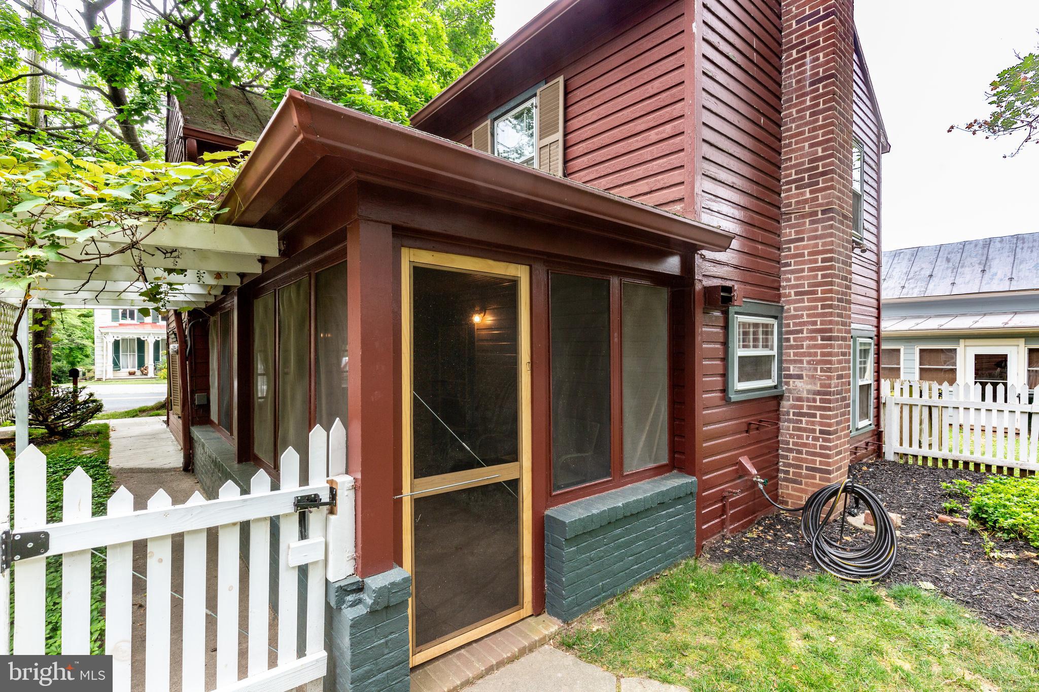 UNIONTOWN - Residential