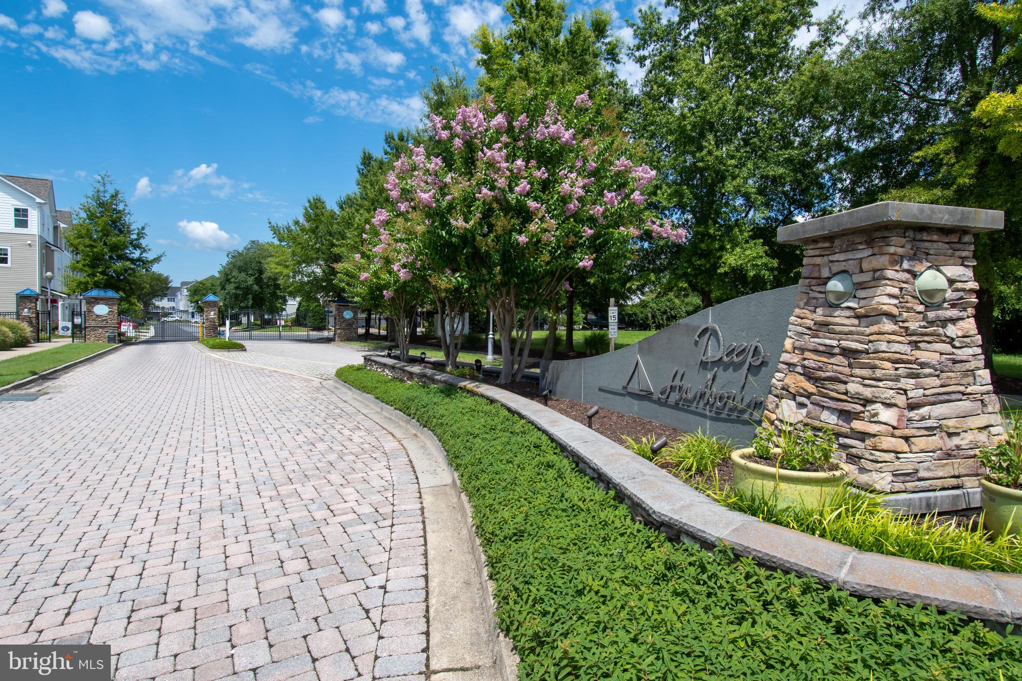 DEEP HARBOR - Residential