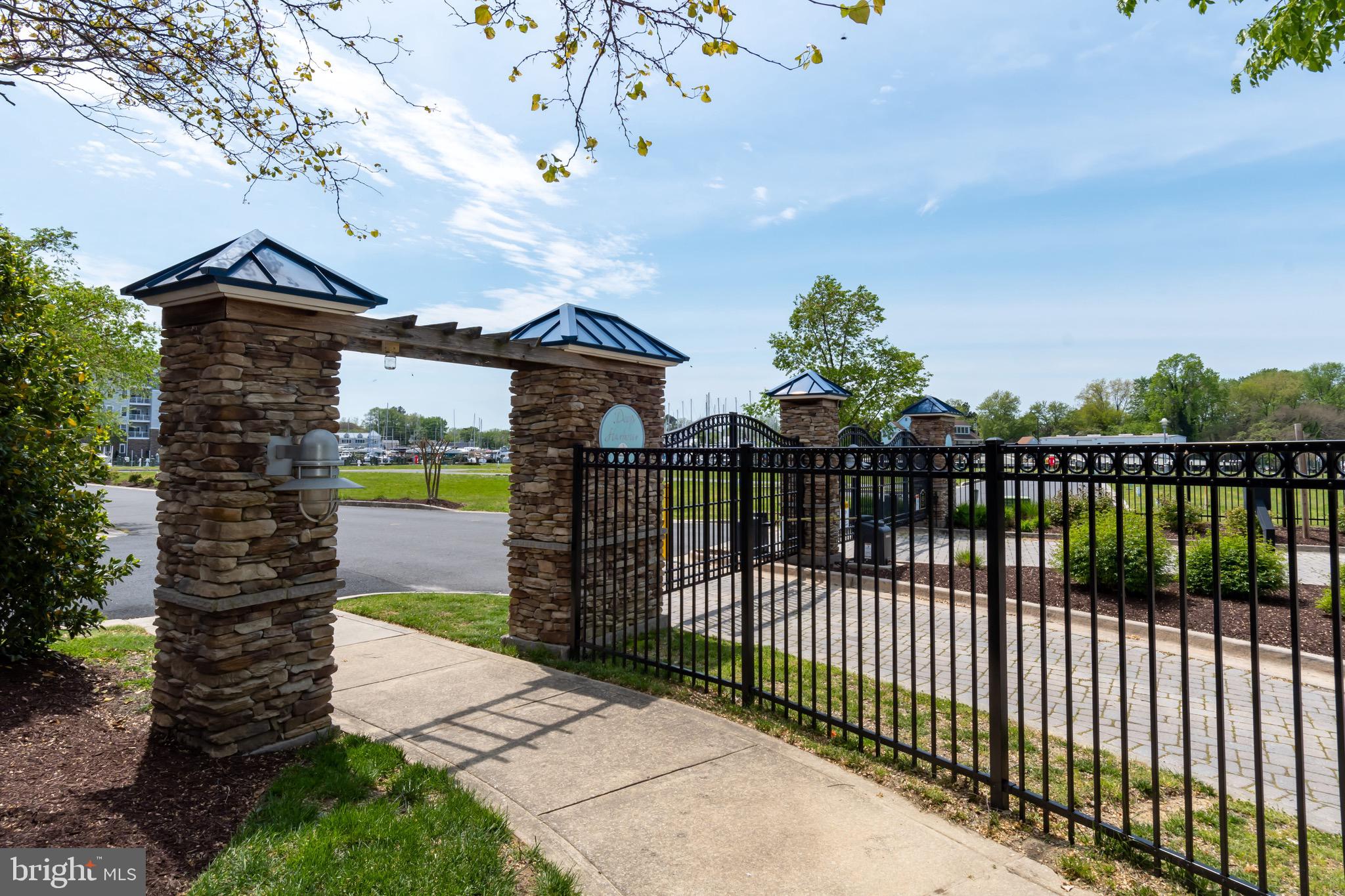 DEEP HARBOR - Residential