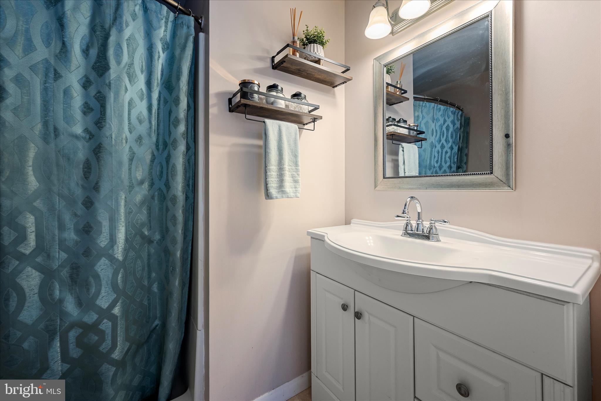 HOPE VALLEY - Residential