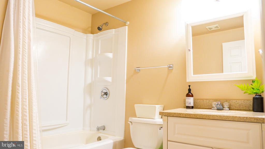 BLOOMS CROSSING - Residential