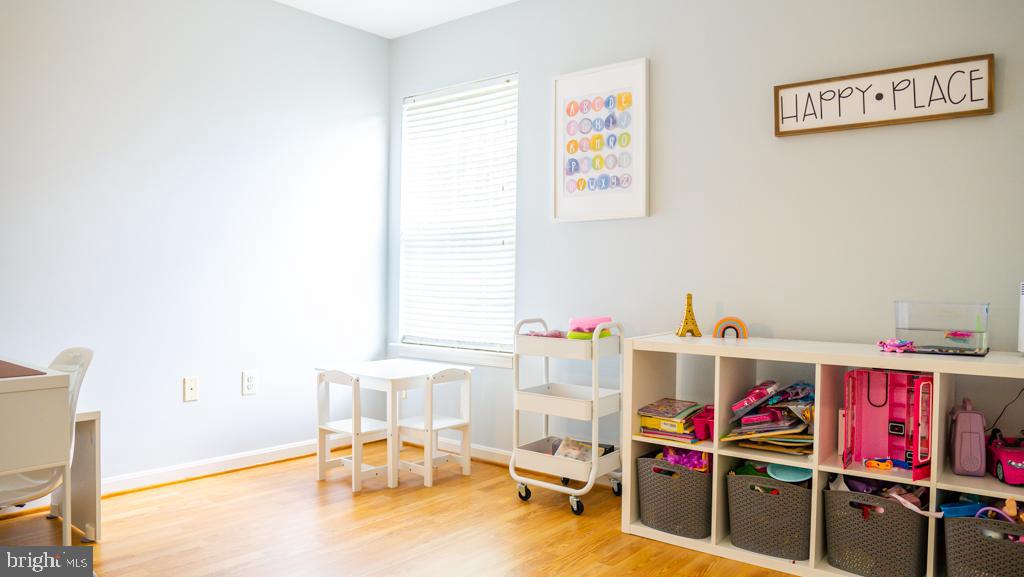 BLOOMS CROSSING - Residential