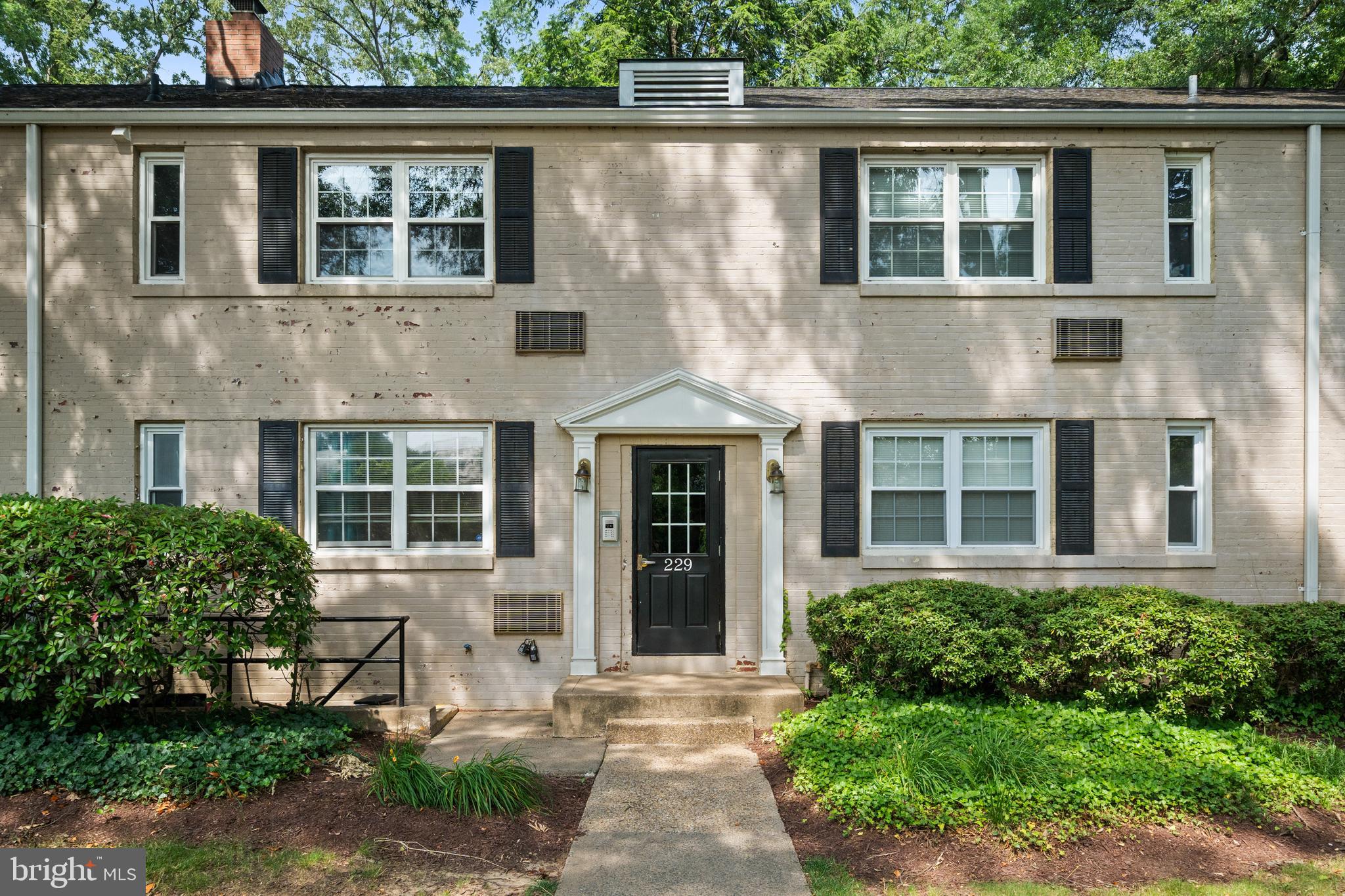 229 N GEORGE MASON DRIVE 229-1