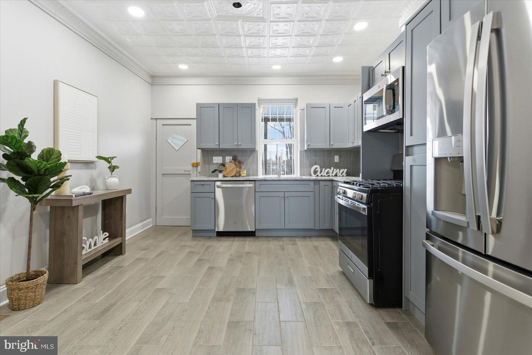 BROADWAY EAST - Residential