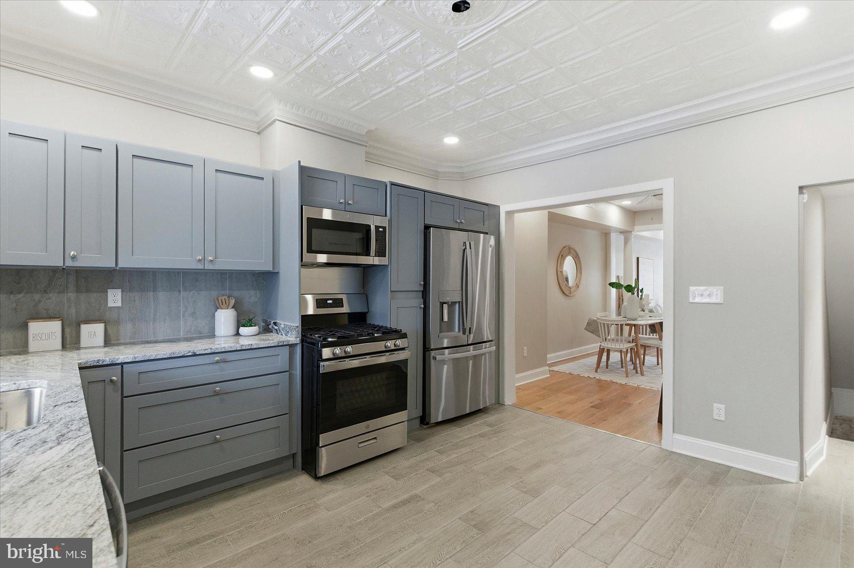 BROADWAY EAST - Residential