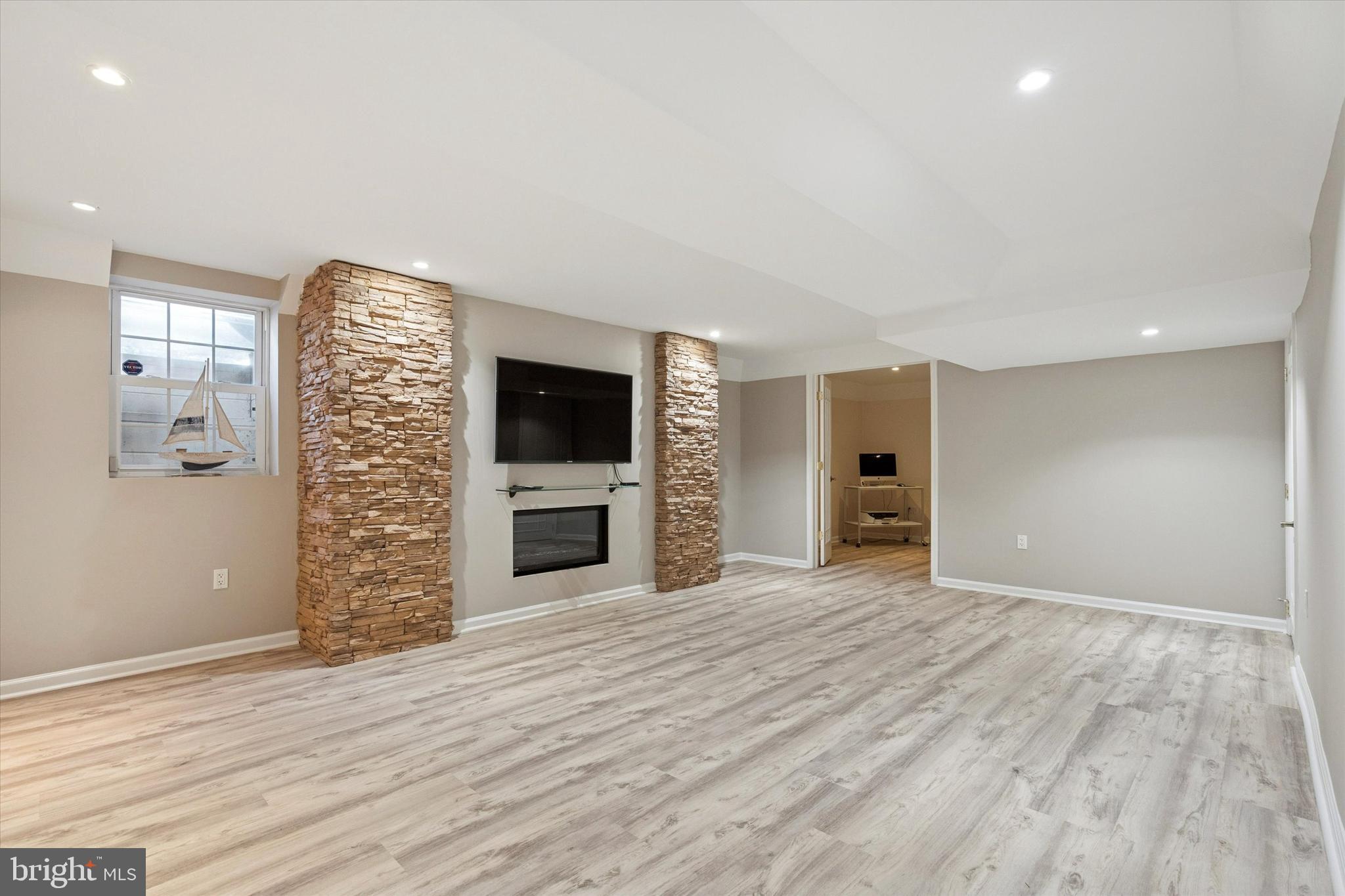 LANTERN HILL - Residential