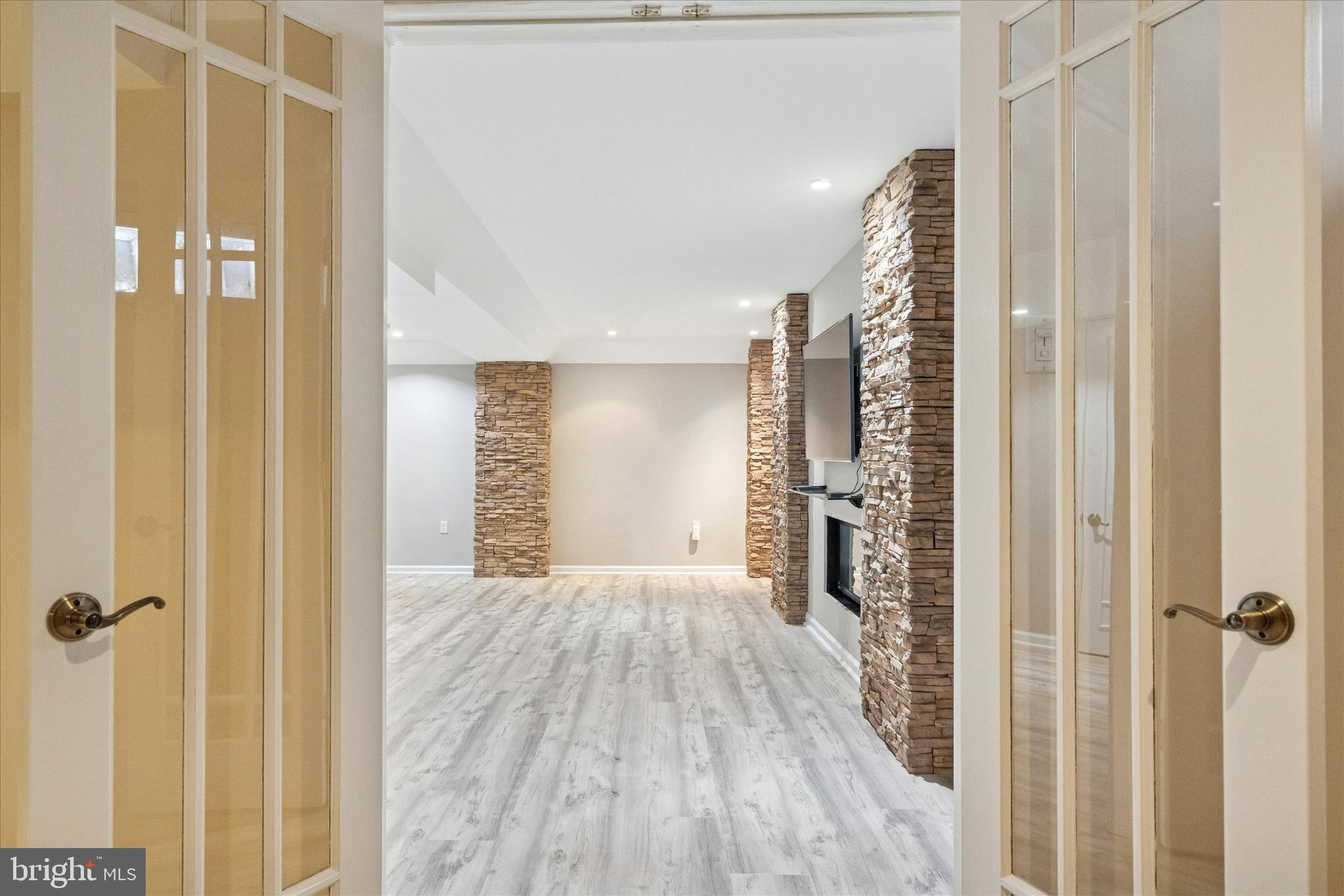 LANTERN HILL - Residential