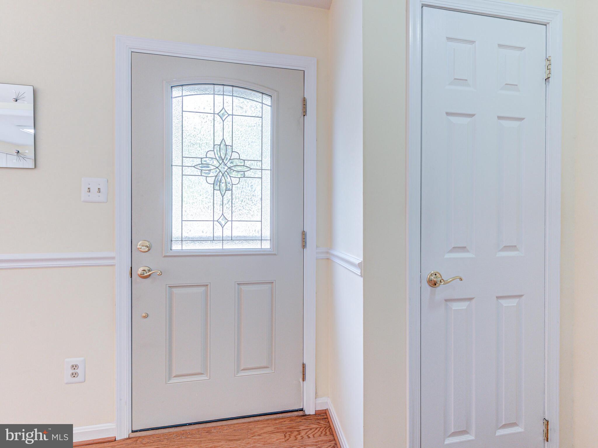 FOUR SEASONS - Residential