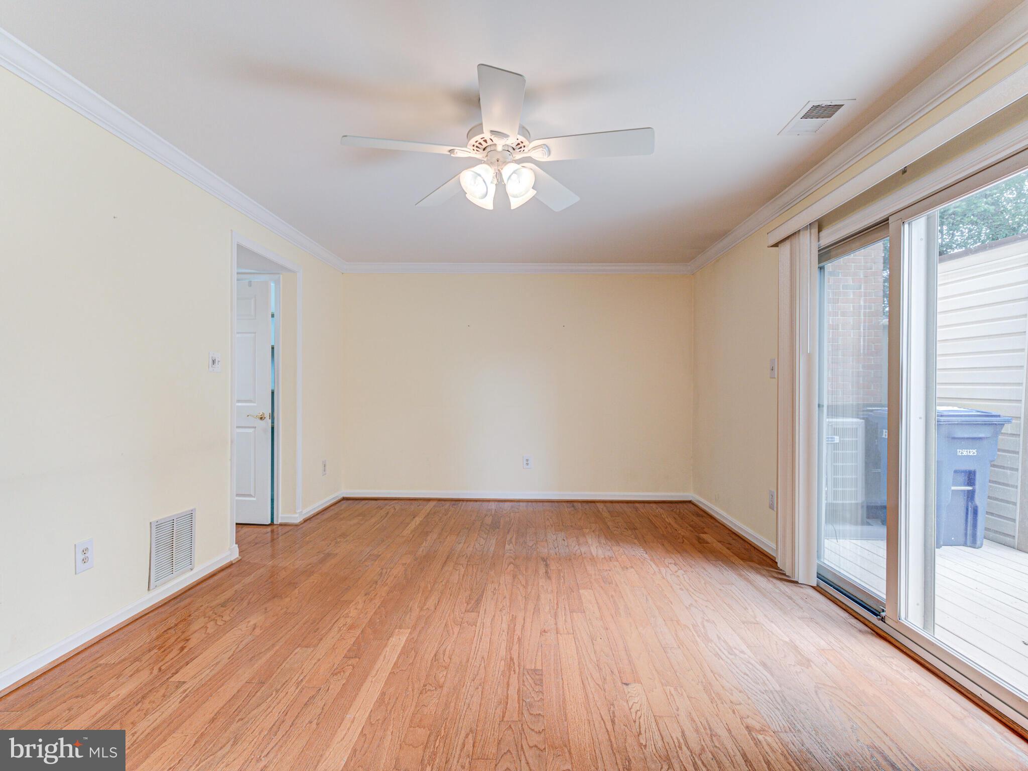 FOUR SEASONS - Residential