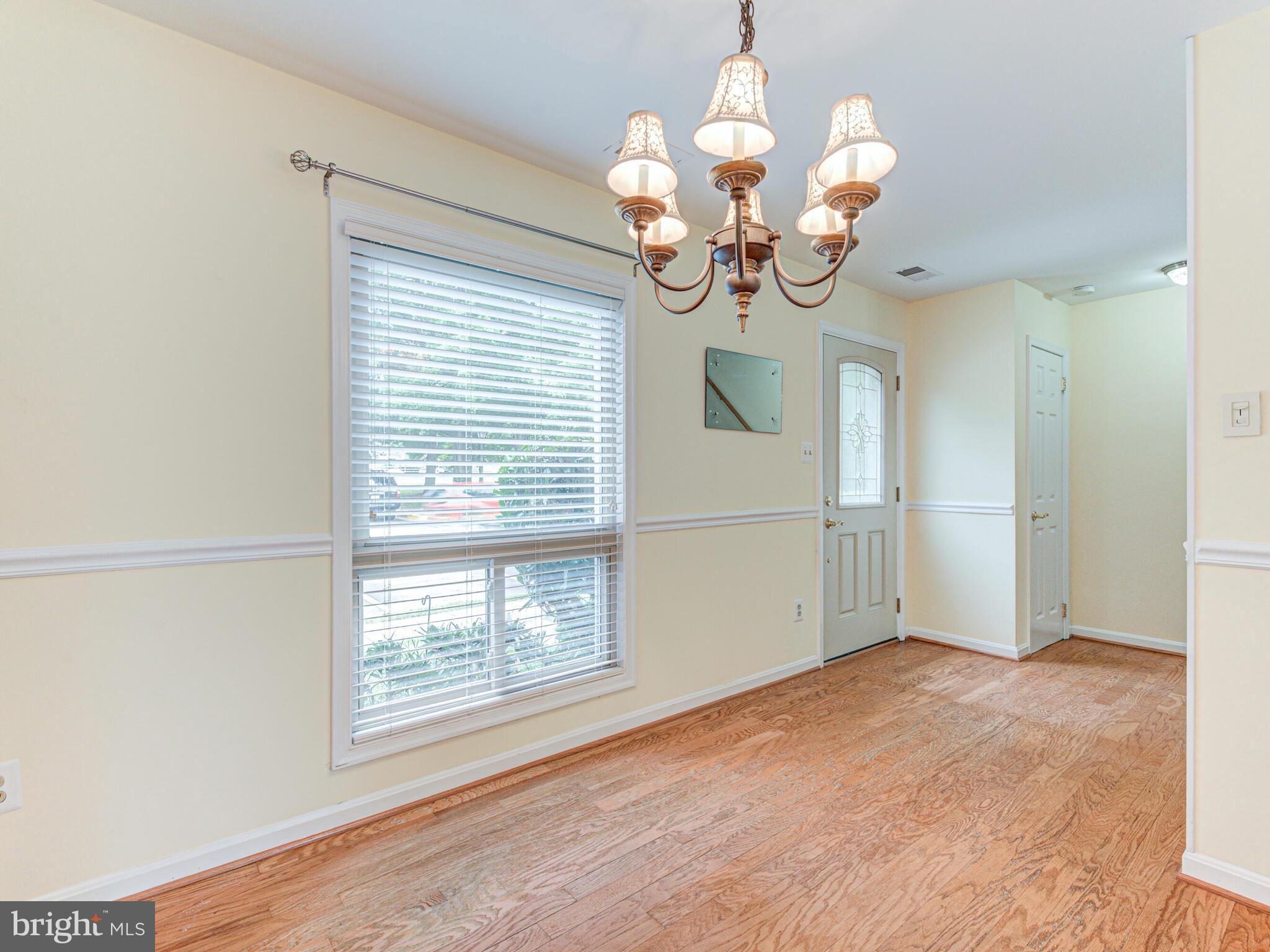 FOUR SEASONS - Residential