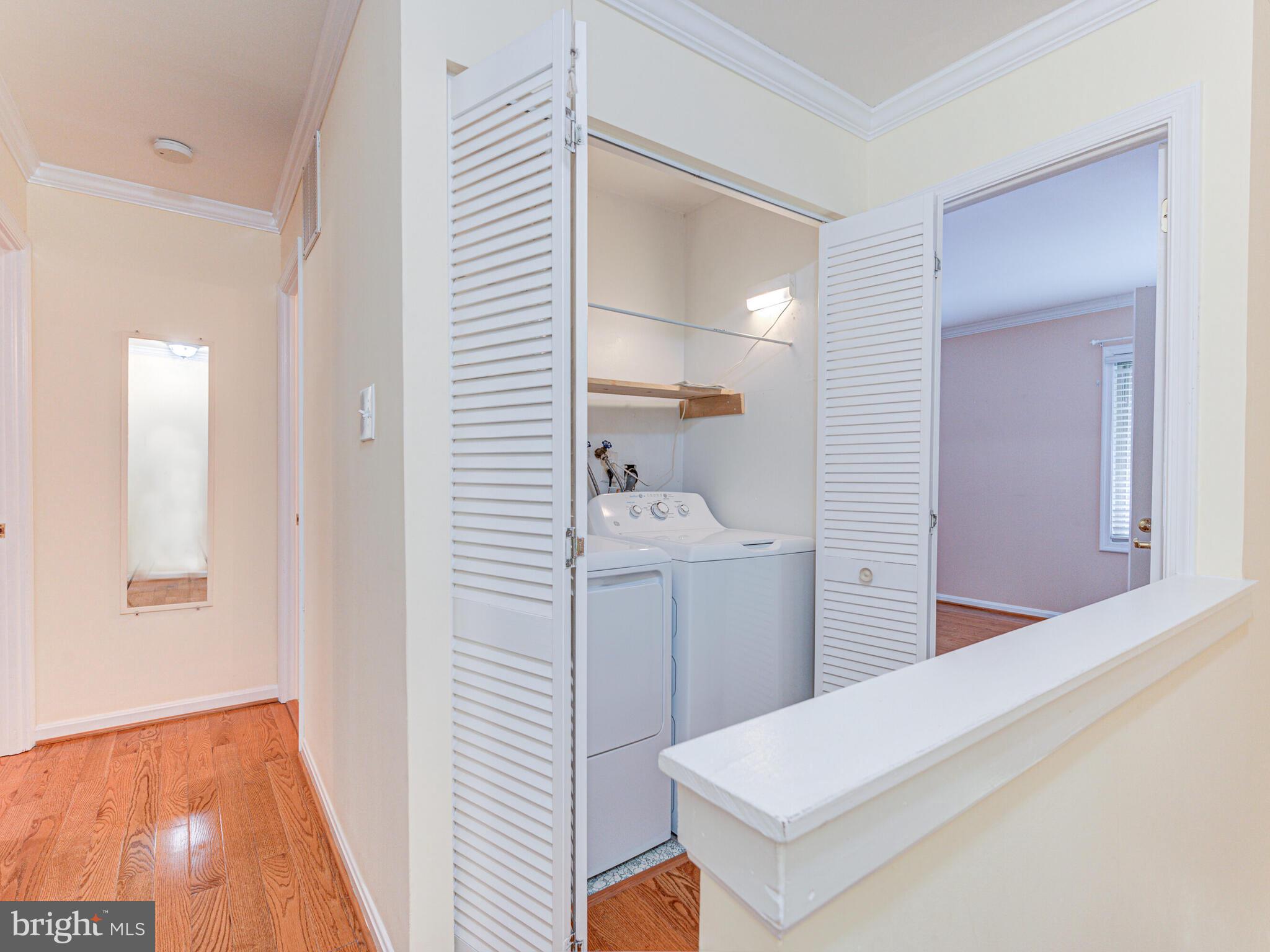 FOUR SEASONS - Residential