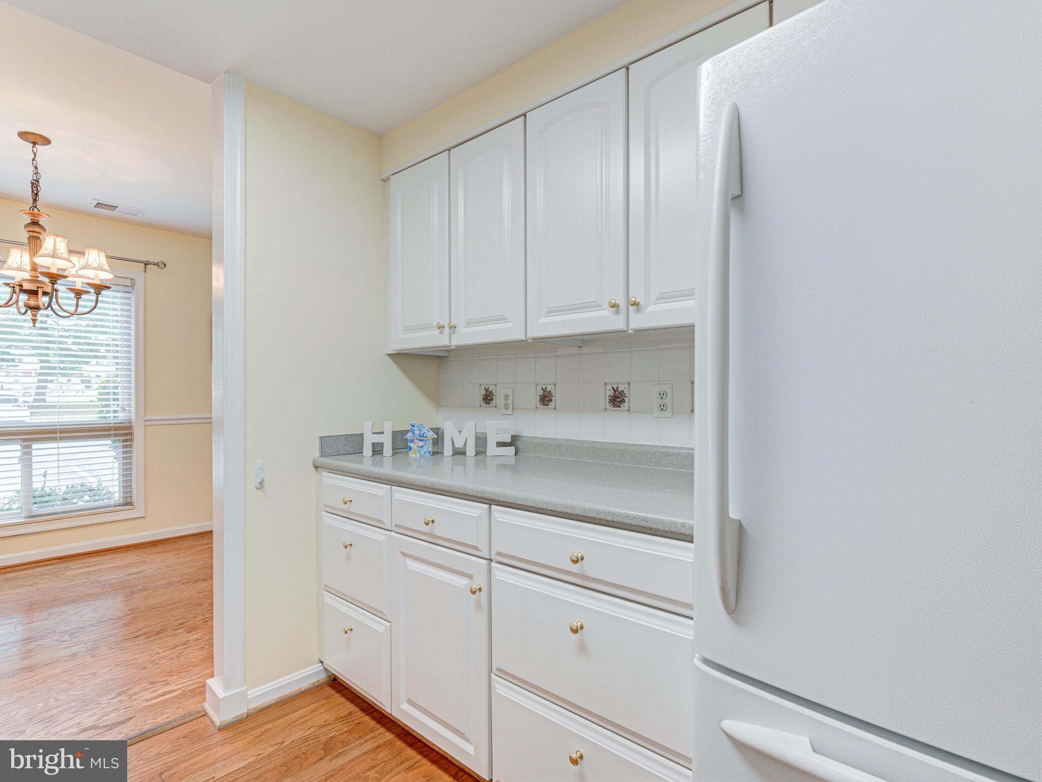 FOUR SEASONS - Residential