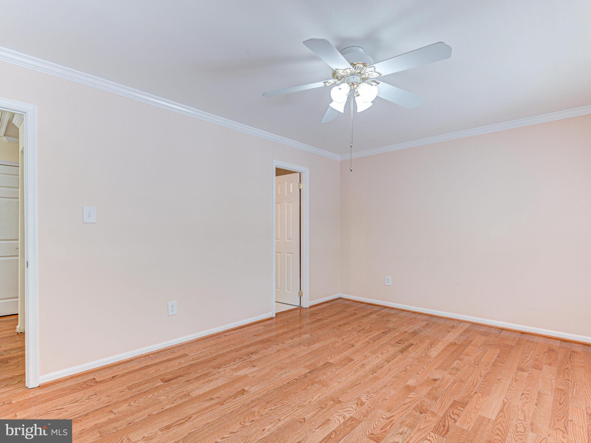 FOUR SEASONS - Residential