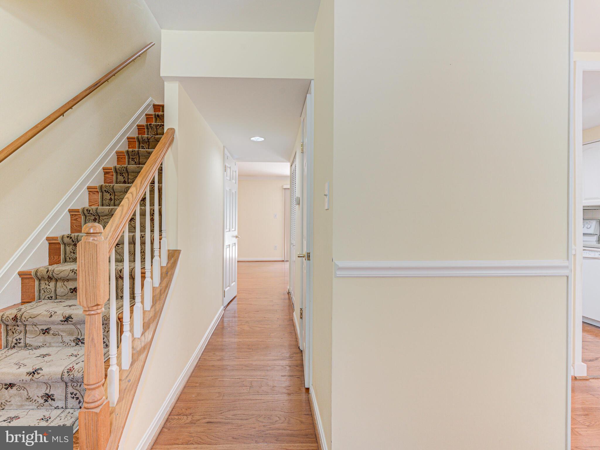 FOUR SEASONS - Residential