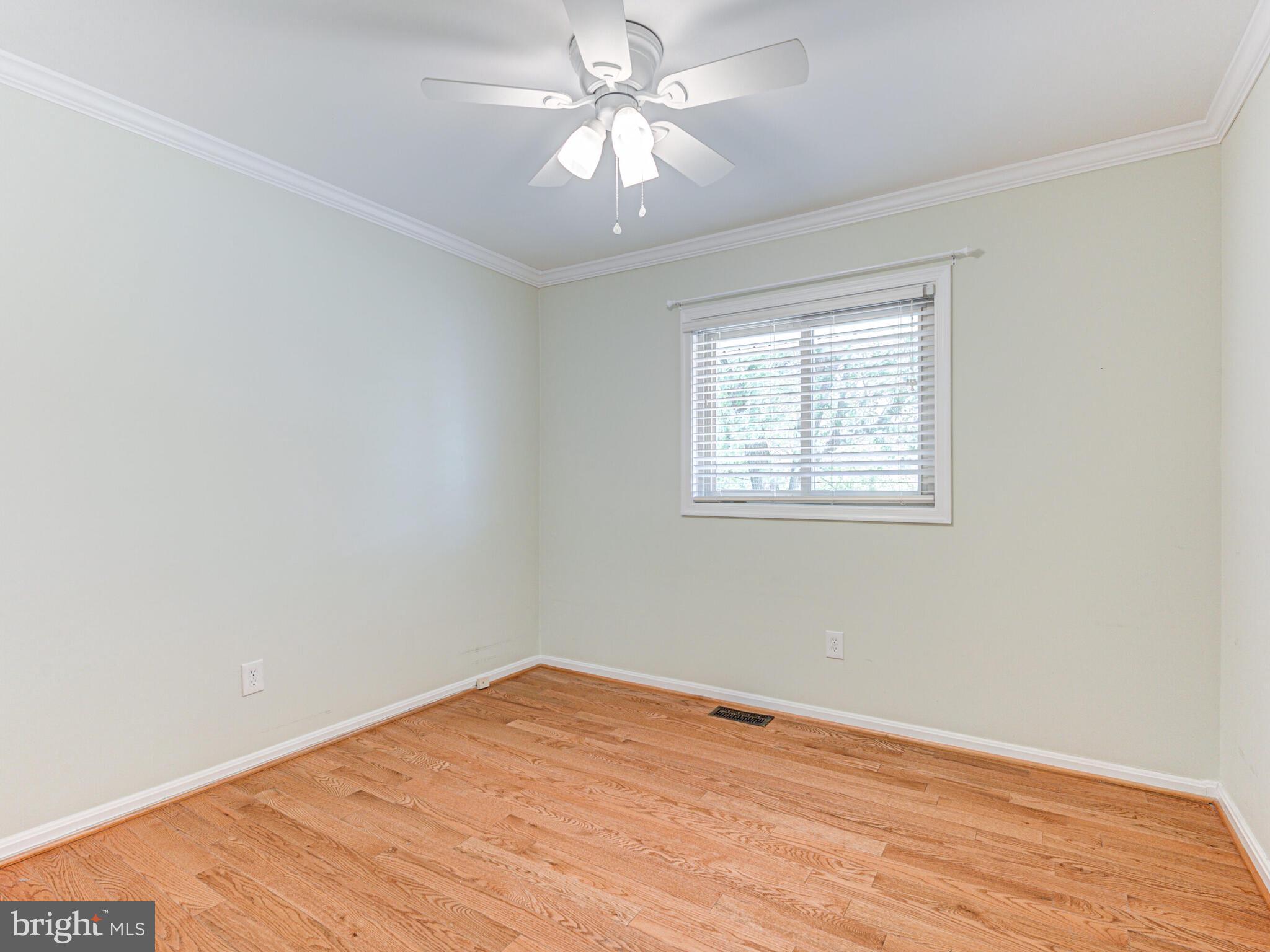 FOUR SEASONS - Residential