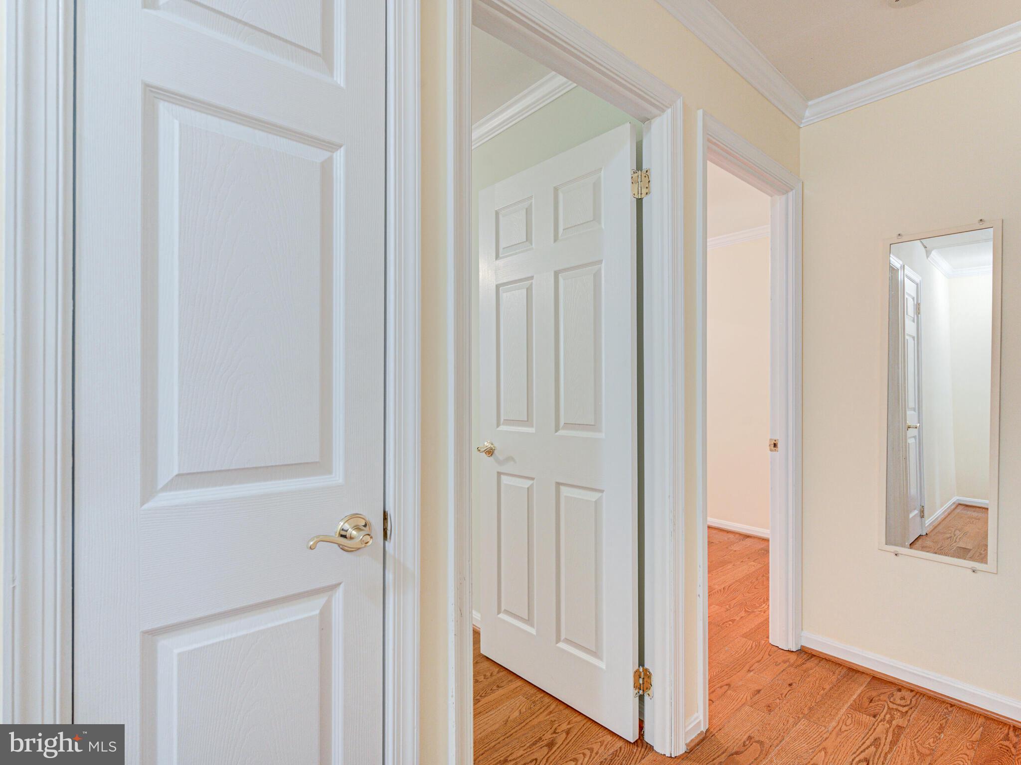 FOUR SEASONS - Residential