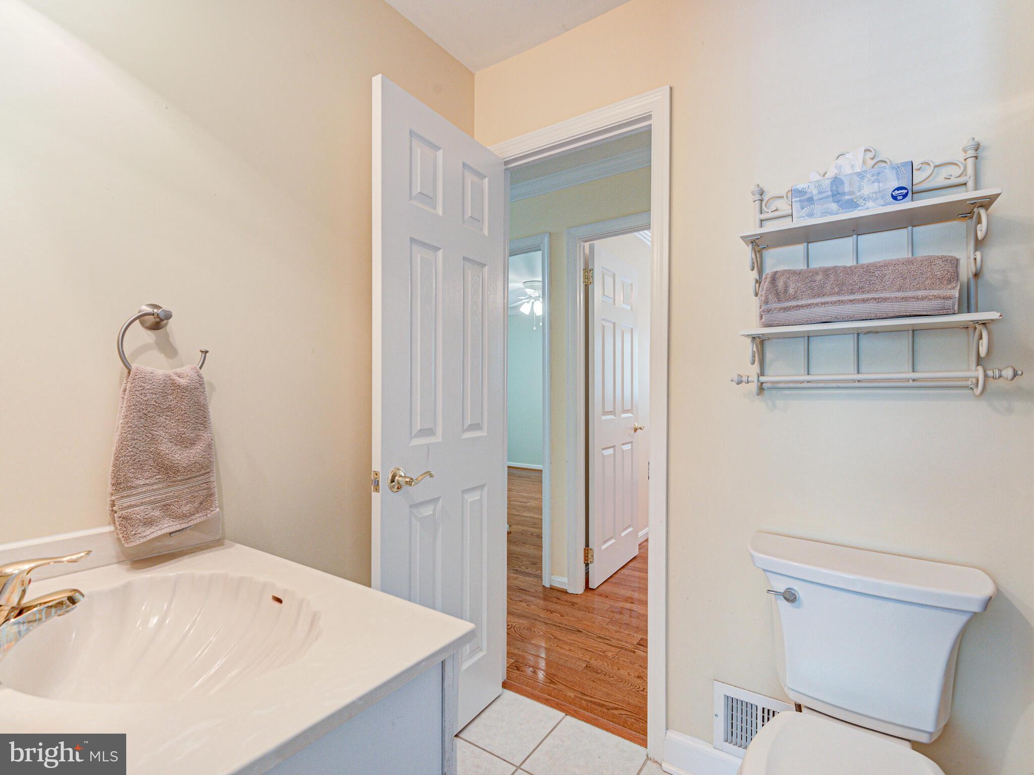 FOUR SEASONS - Residential