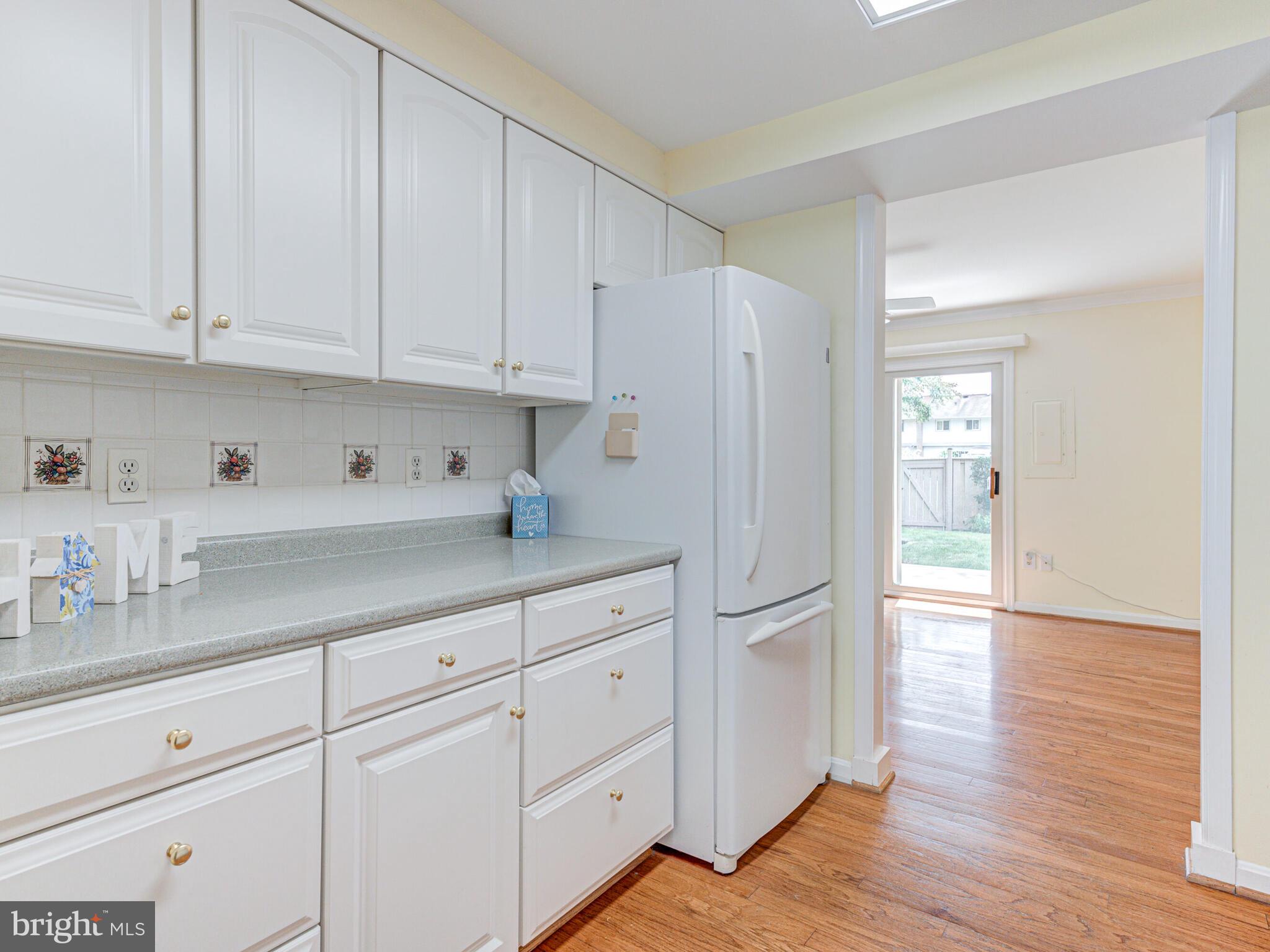 FOUR SEASONS - Residential