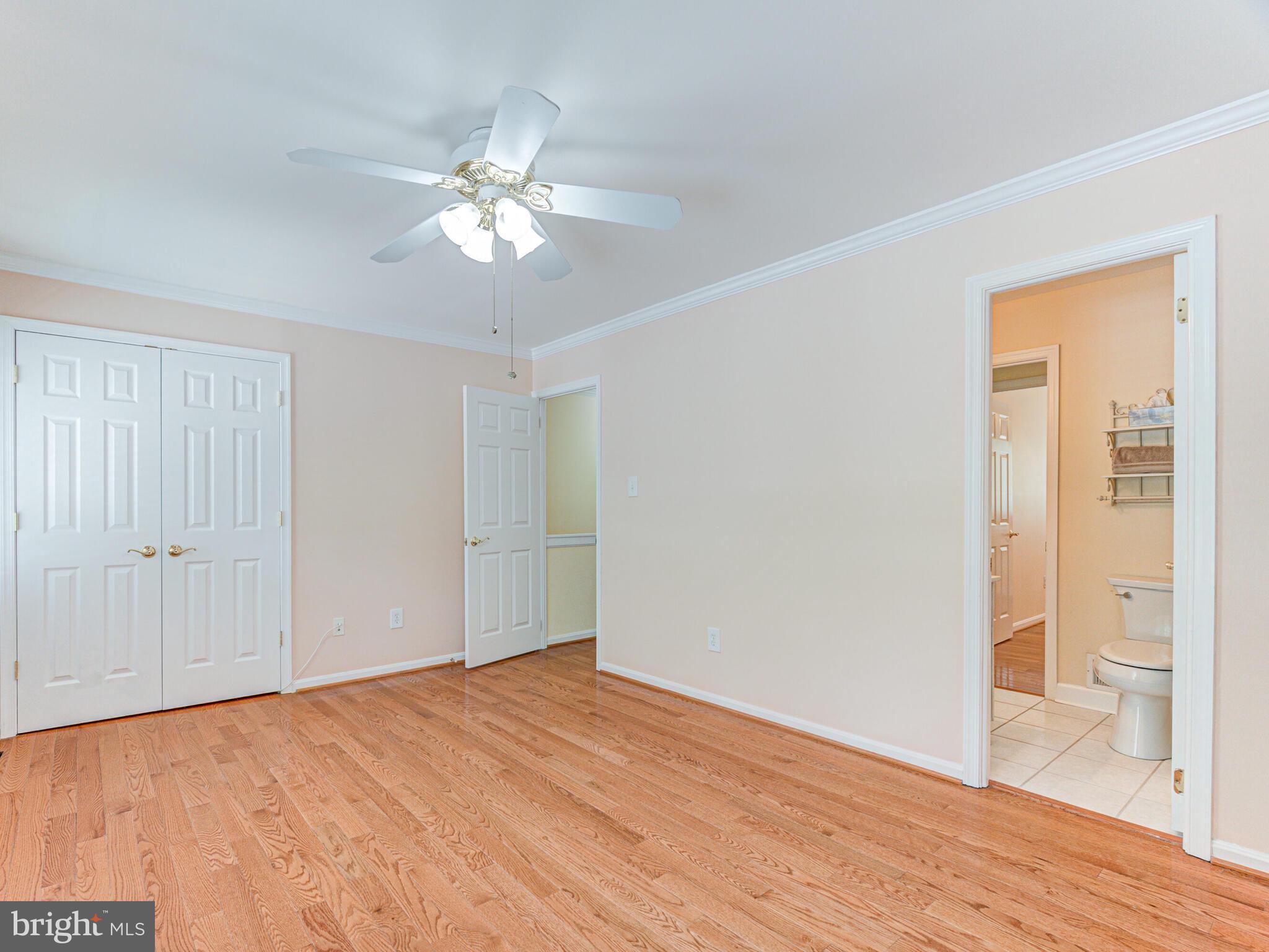 FOUR SEASONS - Residential