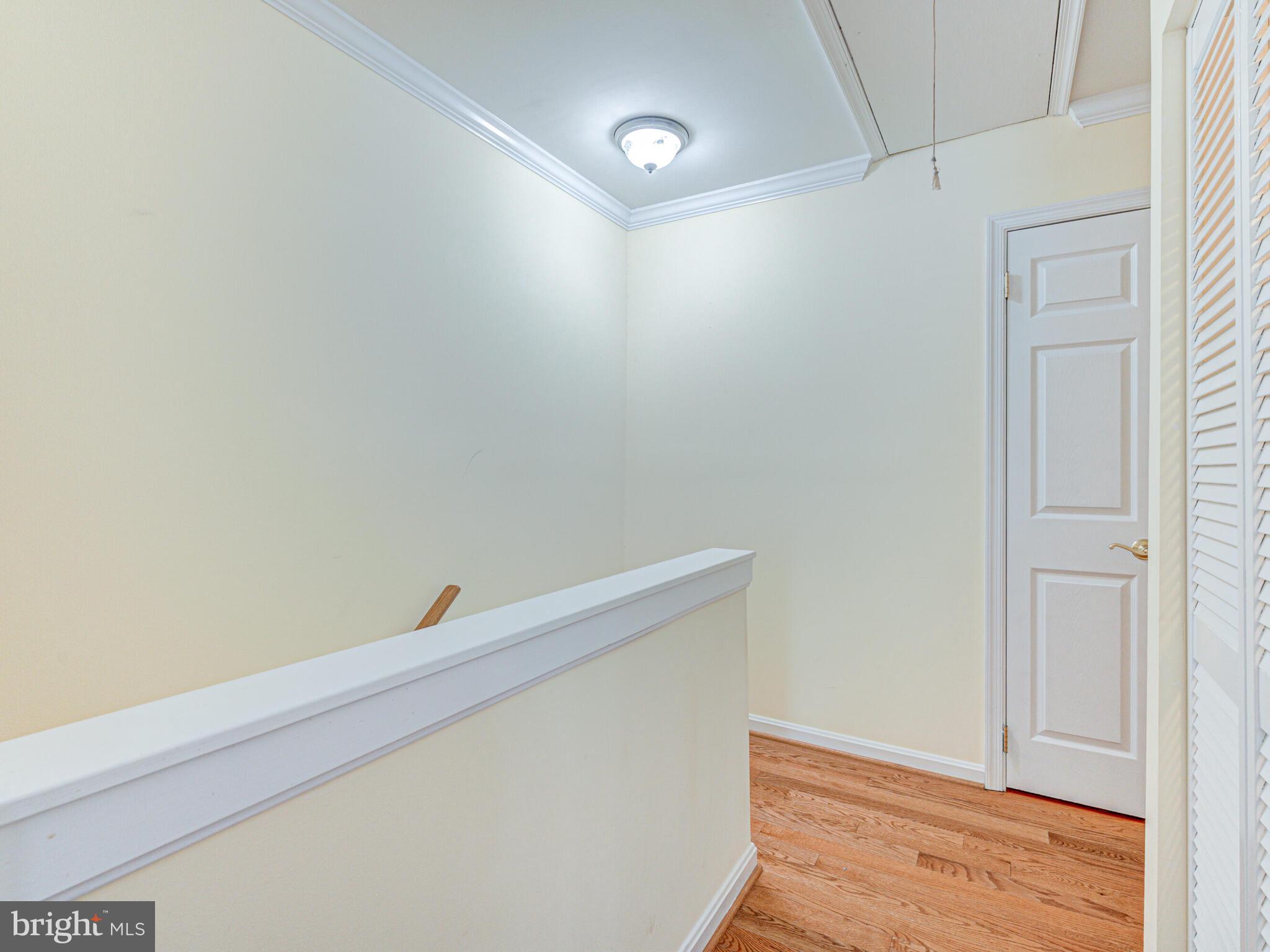 FOUR SEASONS - Residential