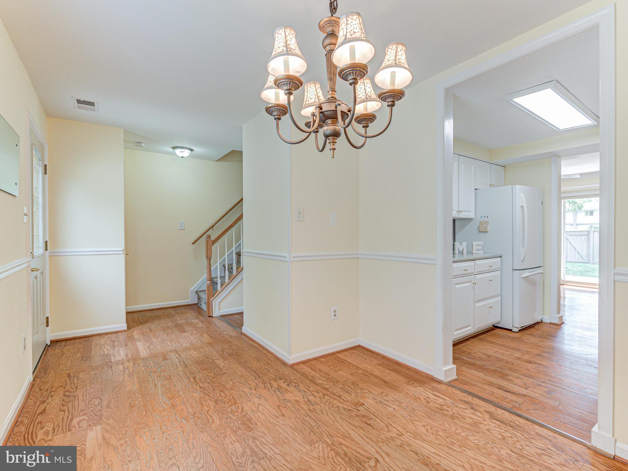 FOUR SEASONS - Residential